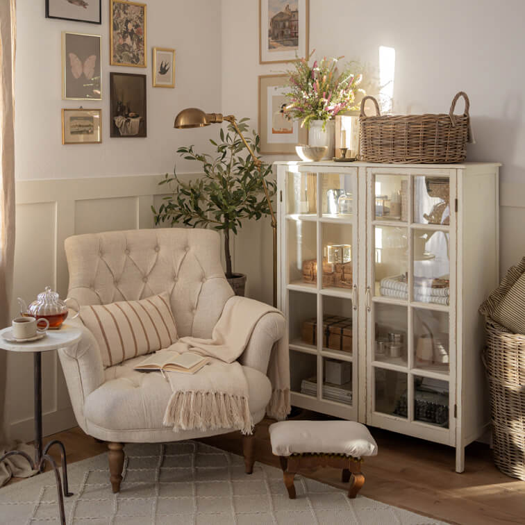 Lesestunde im Sonnenlicht