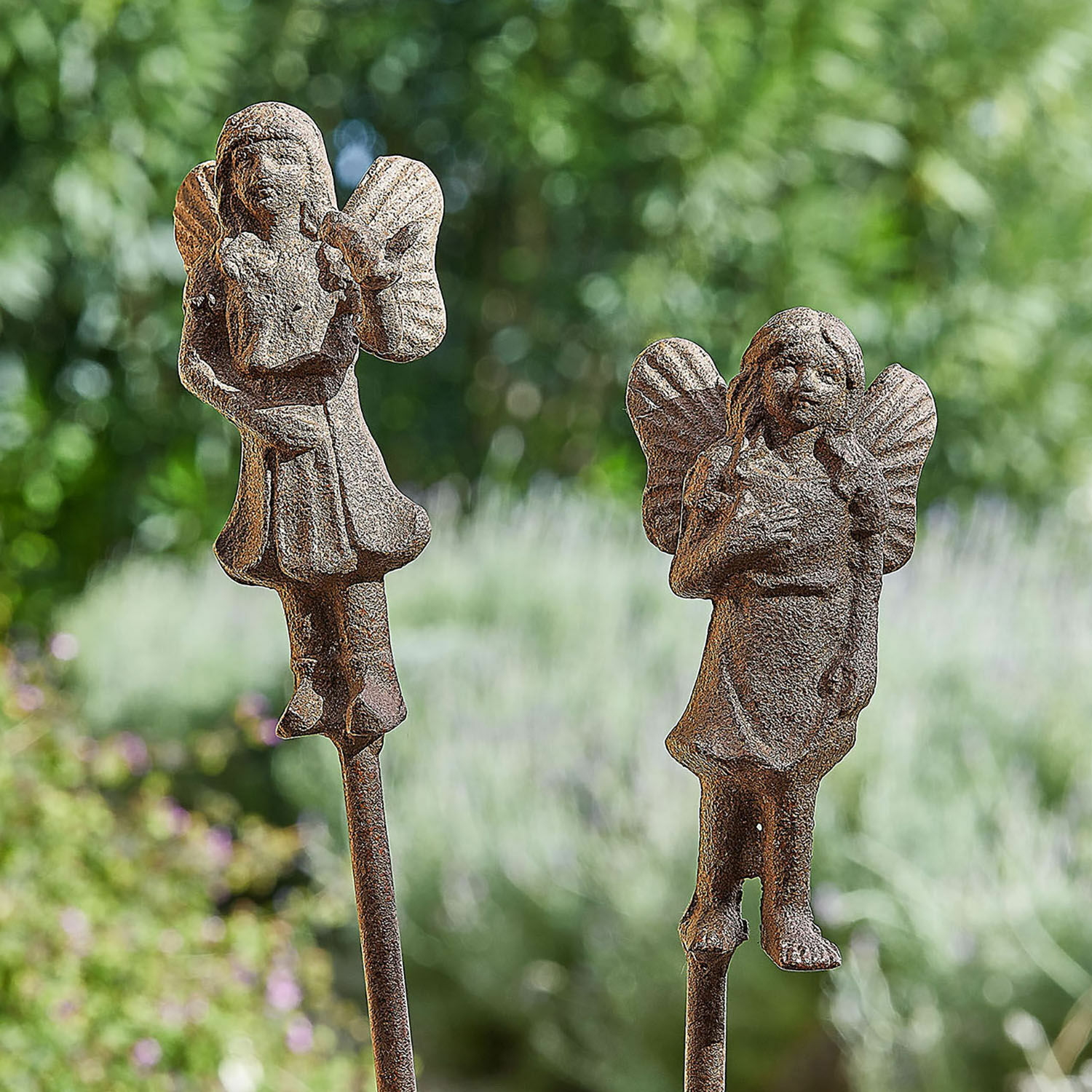 Gartenstab 2er Set Papille Zwei Gartenstecker aus Eisen in Form von Engeln, rustikaler brauner Farbton für den Aussenbereich