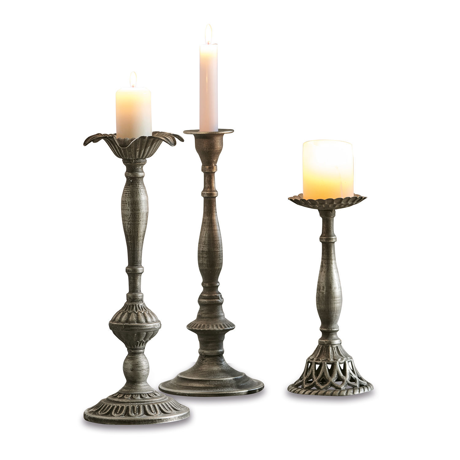 Kerzenständer 3er Set Chandra Set aus drei grauen Metall-Kerzenhaltern mit brennenden Kerzen zur Wohnraumdekoration
