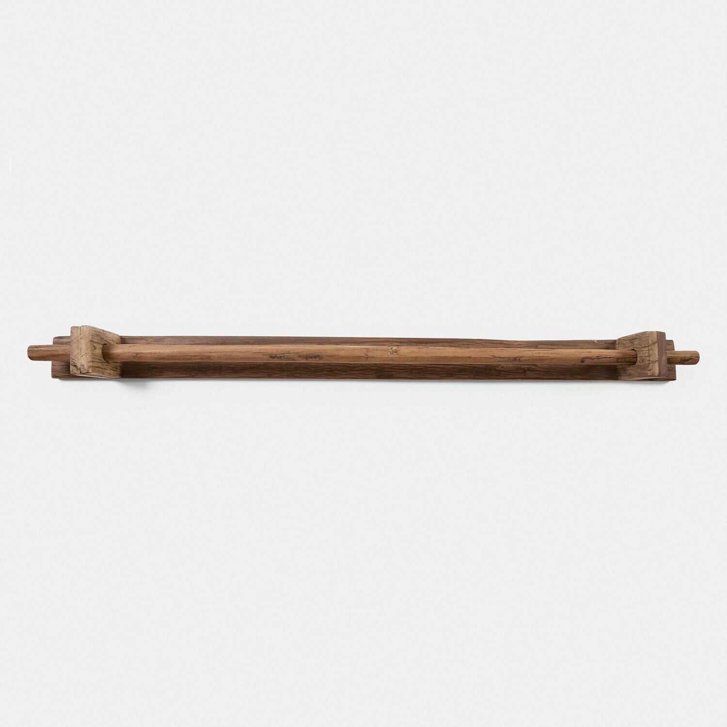 Gardinenstange Einid Wandgarderobe aus Naturholz in Braun zur Aufbewahrung von Kleidung und Accessoires