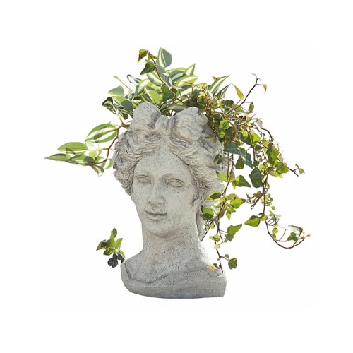 Blumentopf in Form eines Frauenkopfs aus grauem Stein mit grünen Pflanzen, Gartendekoration