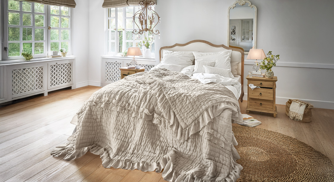 Schlafzimmer in Naturtönen