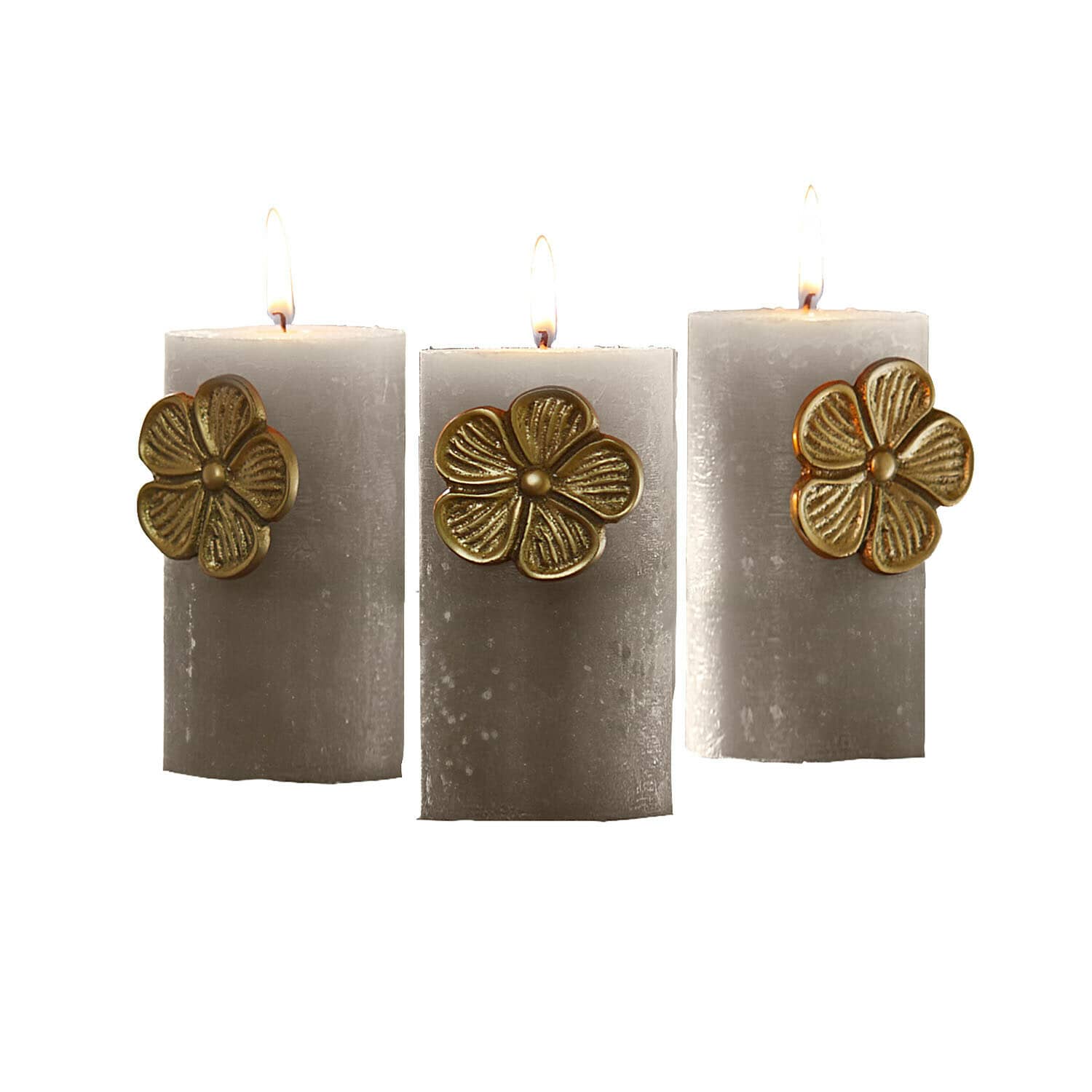 Deko-Pin 3er Set Olevir Drei graue Kerzen mit goldener Blumenverzierung, stilvolle Wohnraumdekoration und Lichtquelle.
