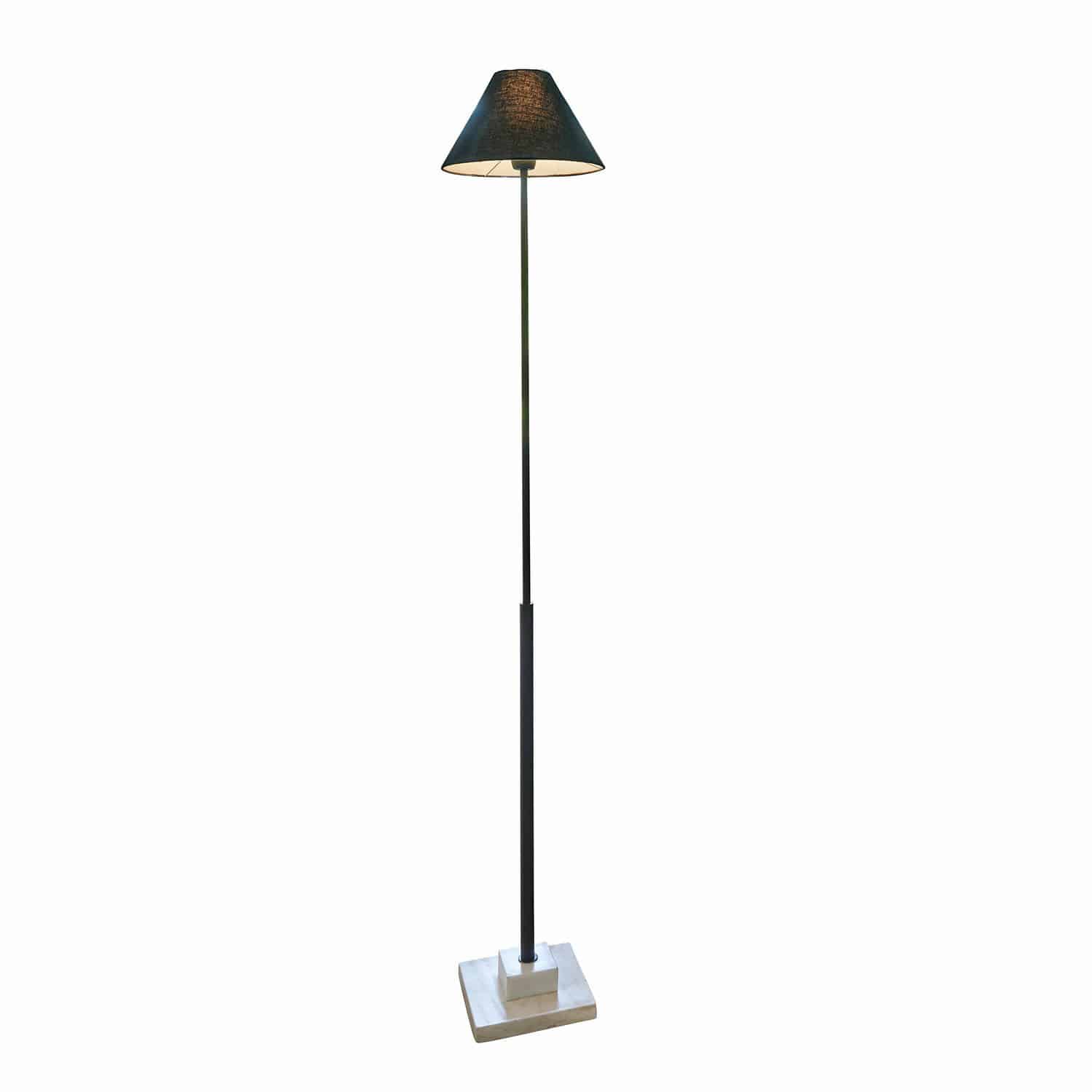 Stehlampe Orvienne Schwarze Stehlampe mit Stoffschirm und Marmorfuss für stilvolles Wohnzimmer