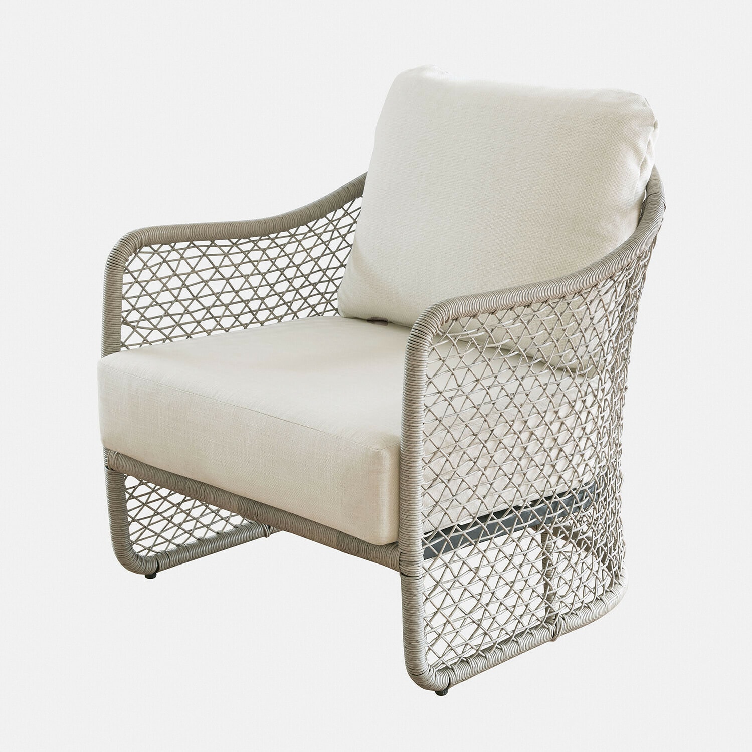 Sessel mit beigem Polster und grauem Rattangeflecht, moderner Lounge-Sessel