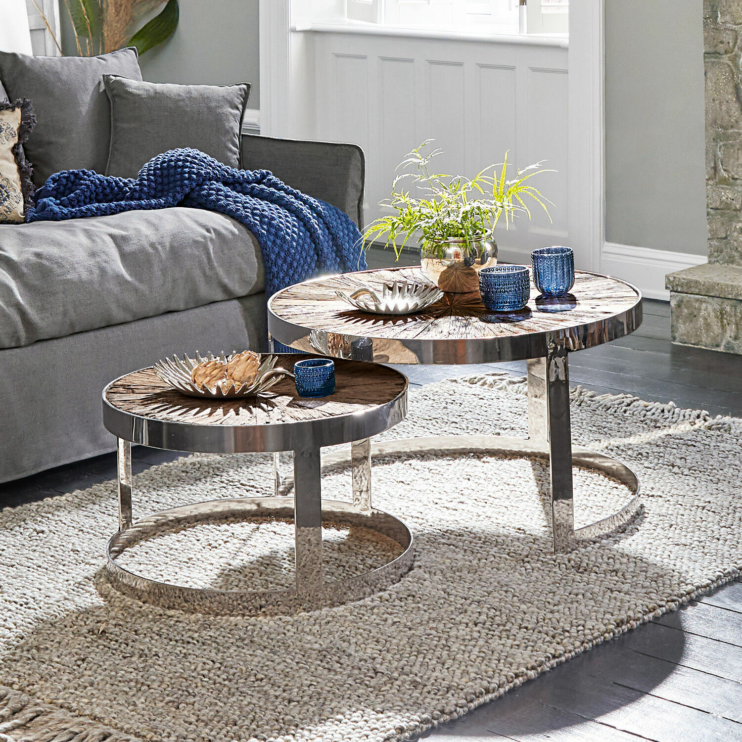 Couchtisch 2er Set Houghton Zweier-Set runde Couchtische mit Metallrahmen und Holzplatten fürs Wohnzimmer