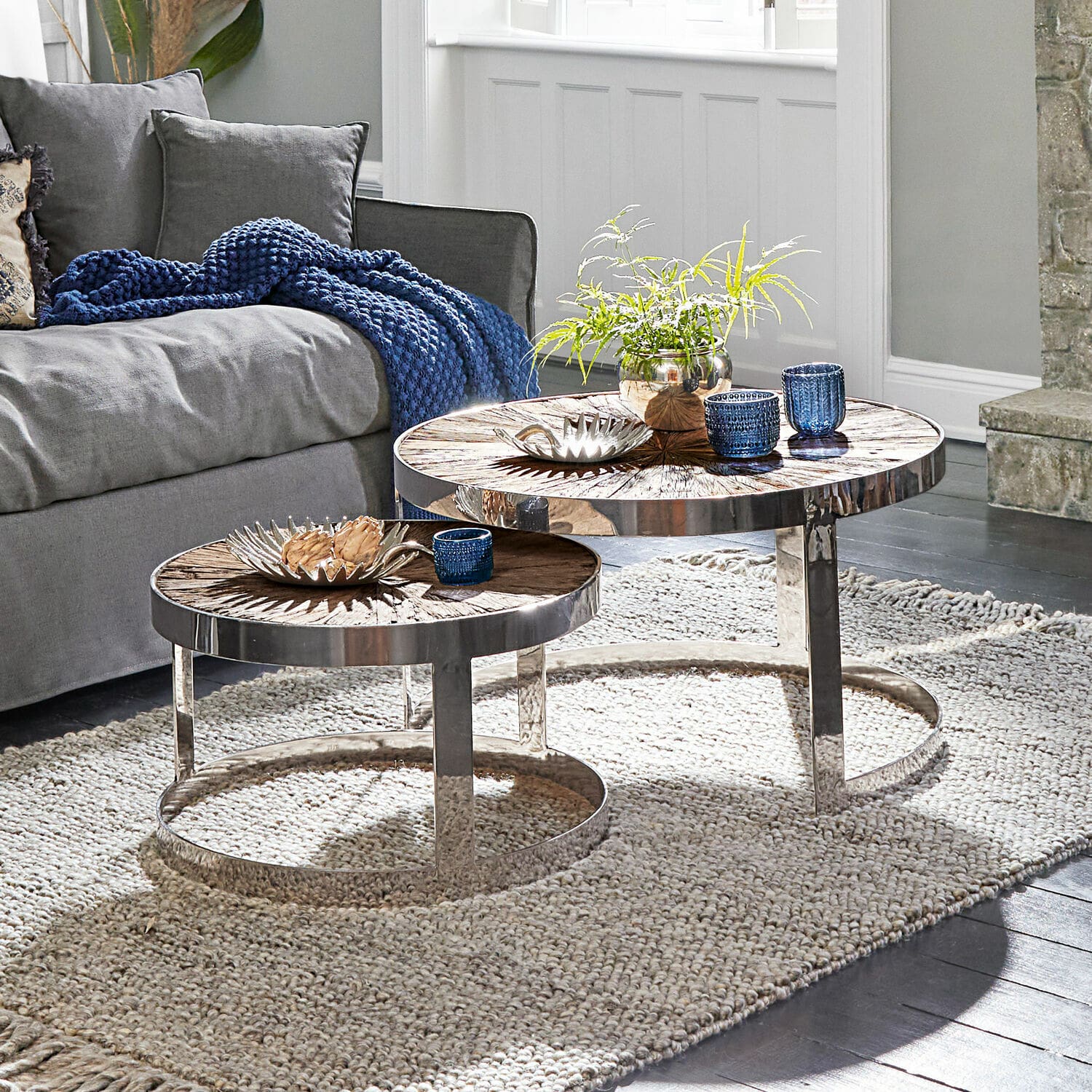 Couchtisch 2er Set Houghton Zweier-Set runde Couchtische mit Metallrahmen und Holzplatten fürs Wohnzimmer