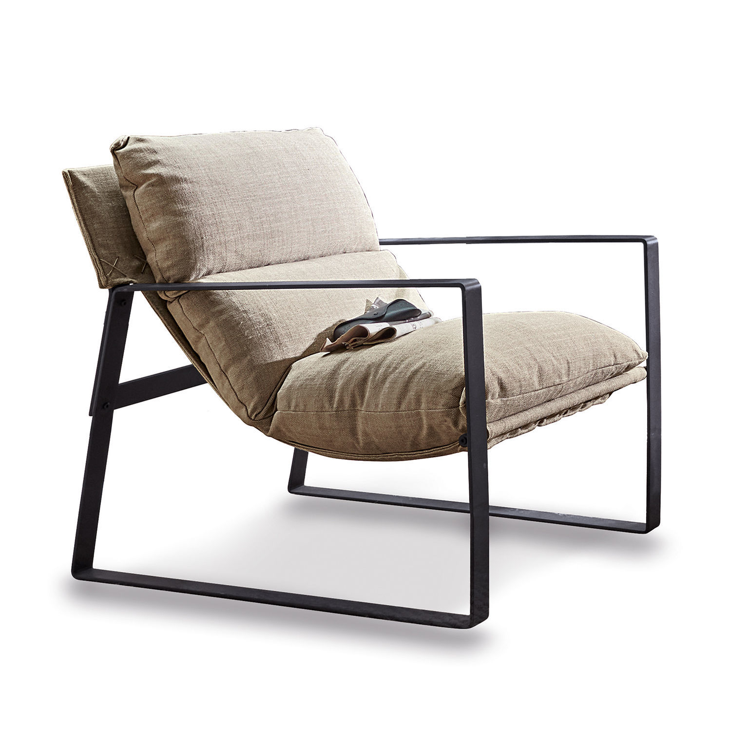 Sessel Seuvard Moderner Sessel mit beigem Stoffbezug und schwarzem Metallgestell für das Wohnzimmer