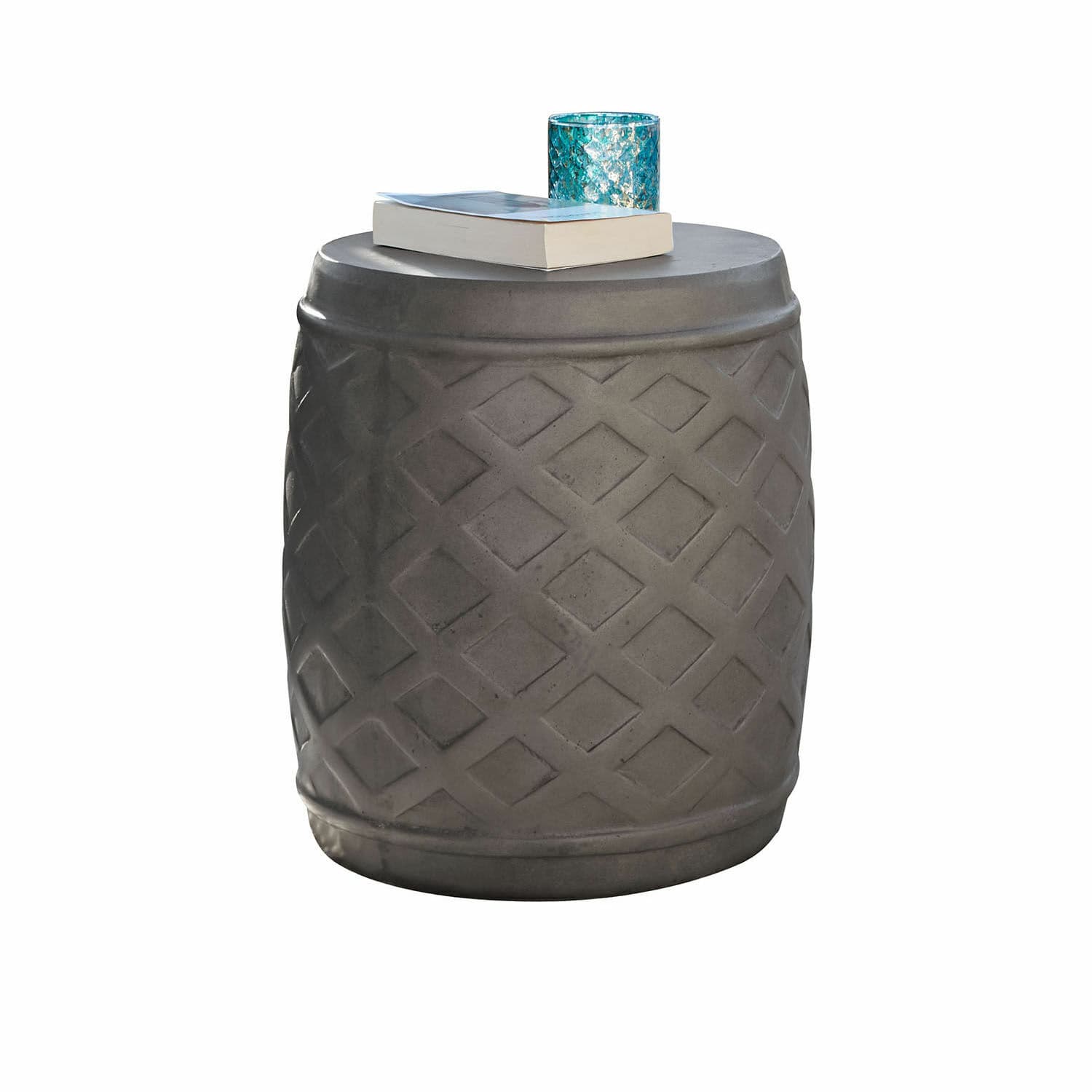 Hocker Plévin Grauer Beistelltisch aus Beton mit geometrischem Muster, ideal für ein modernes Wohnzimmer