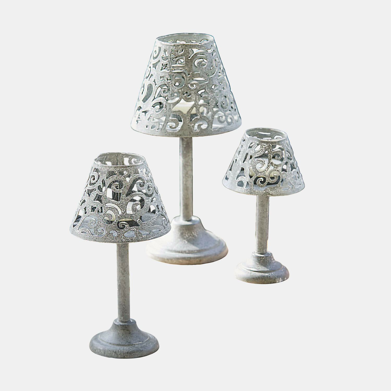 Windlicht 3er Set Belori Dreiteiliges Set silberner Metall-Kerzenhalter mit filigranem Muster für Wohnraumdekoration