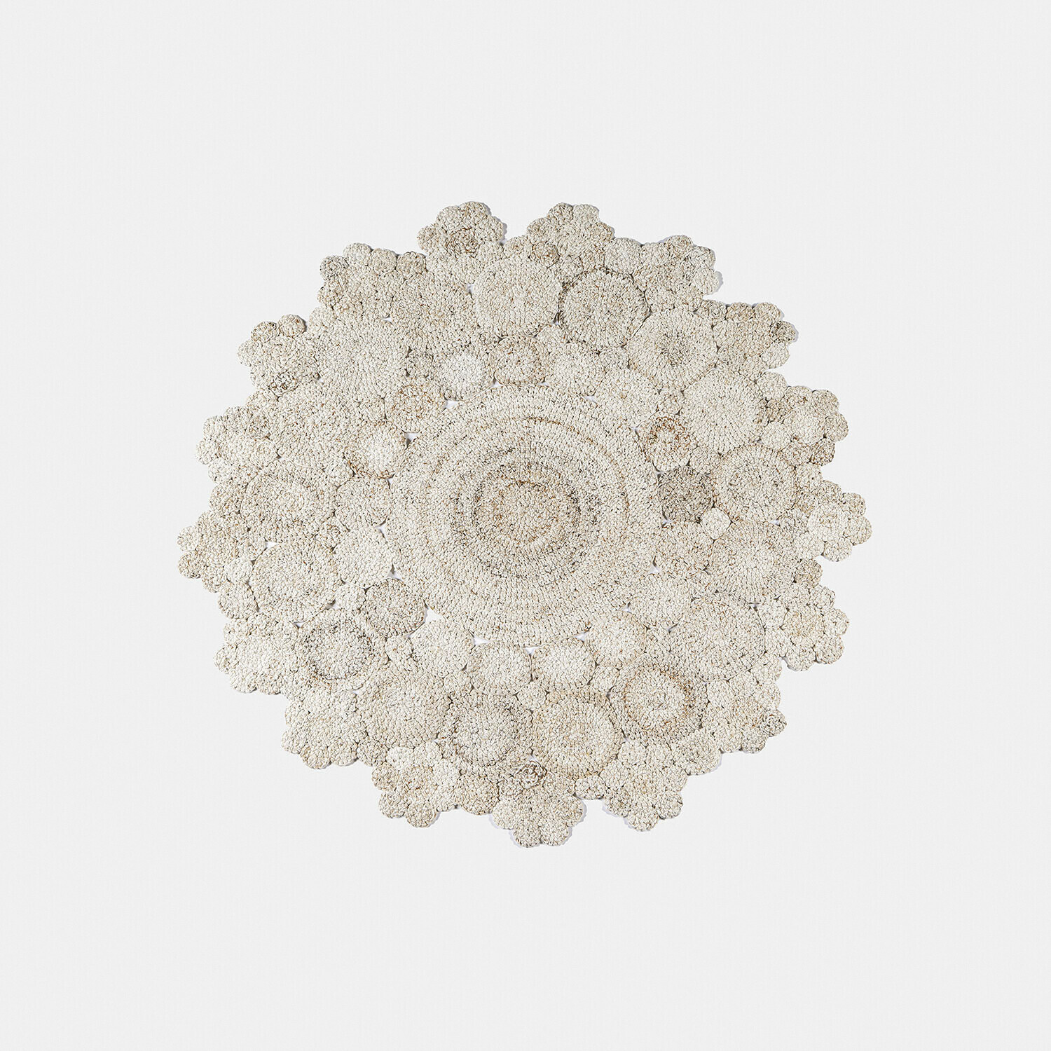 In- & Outdoor-Teppich Norlinn Runder Teppich aus Naturmaterial in hellem Beige mit Blumenmuster, elegante Wohnraumdekoration