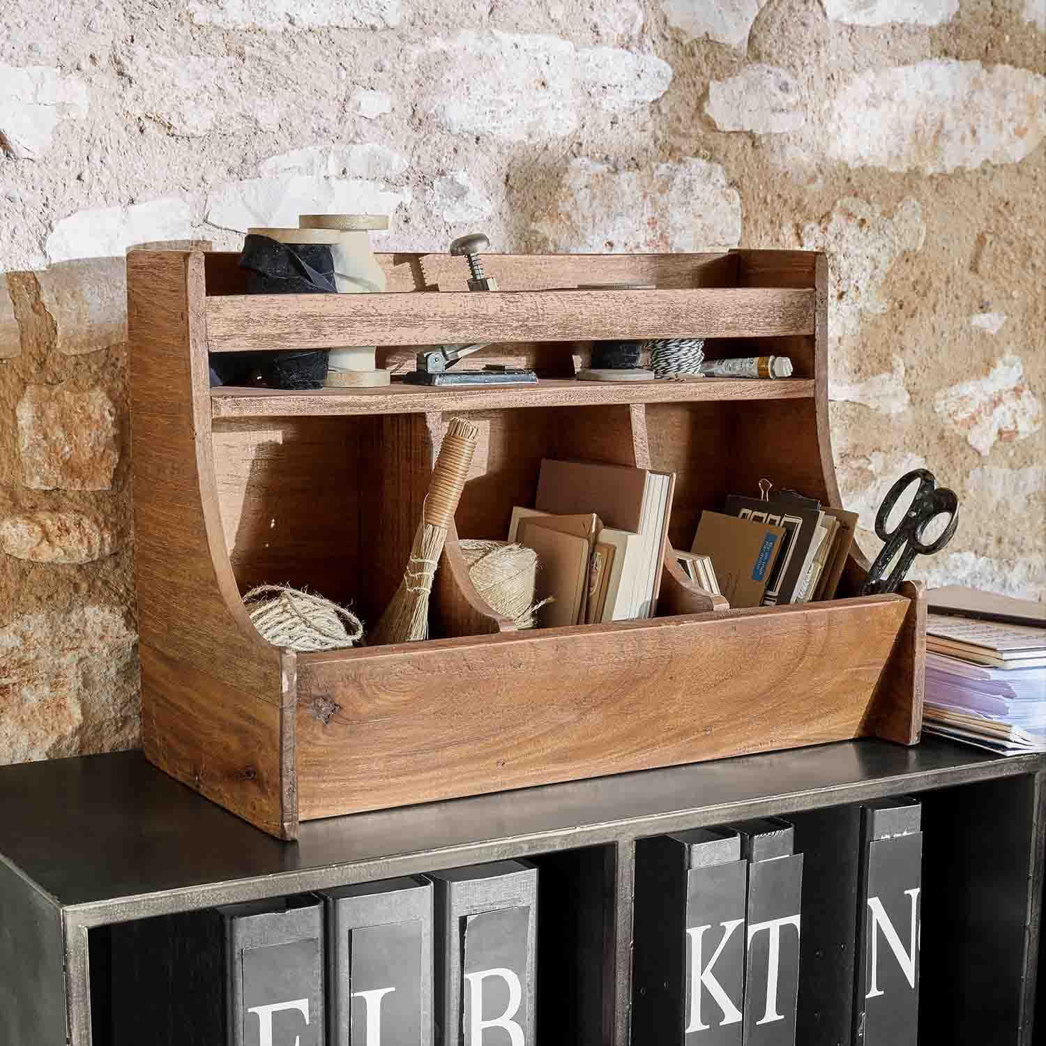 Holz-Organizer mit Fächern für Dokumente und Büromaterial in natürlicher Holzfarbe