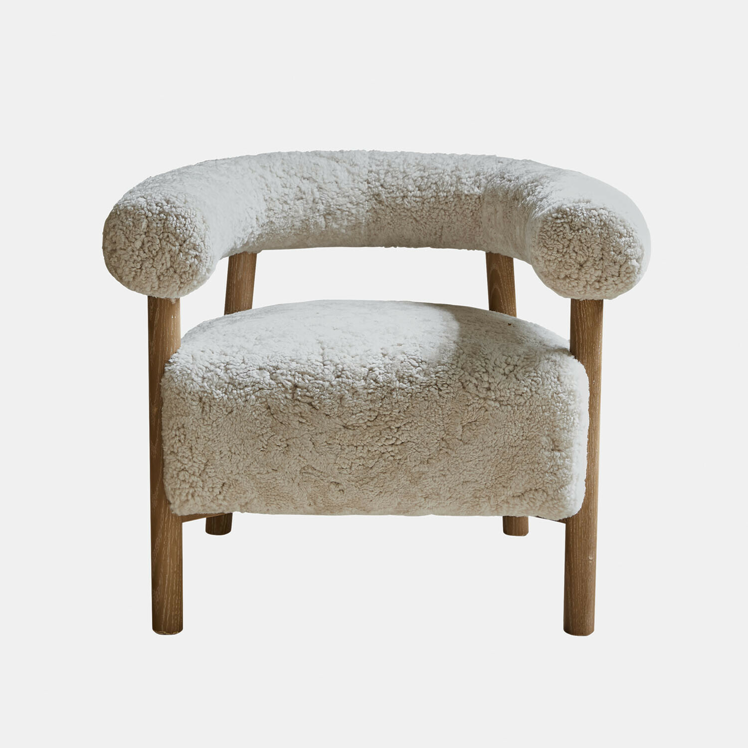 Sessel Cedarbrook Beiger Sessel mit weichem Stoffbezug und Holzbeinen für ein gemütliches Wohnzimmer