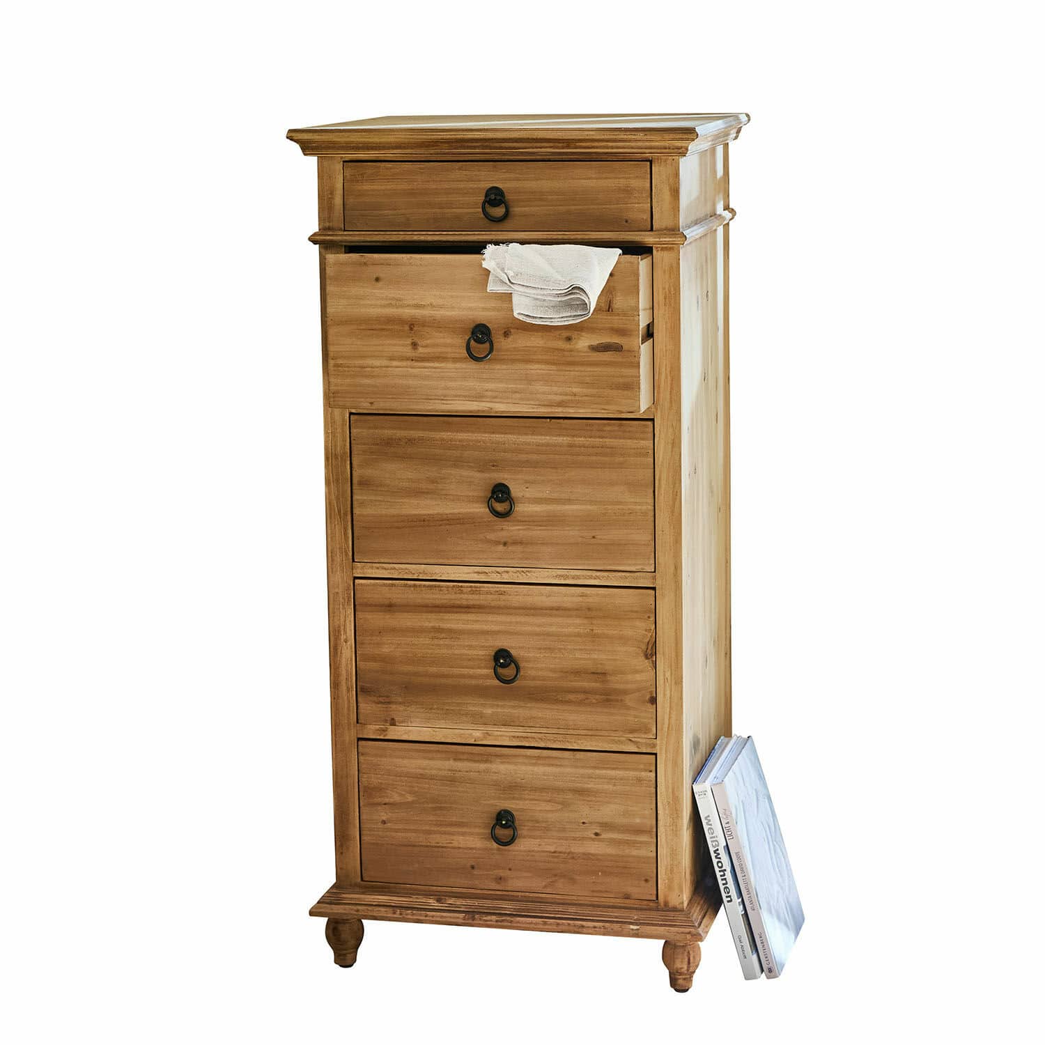 Kommode Yewbridge Hohe Kommode aus Naturholz mit fünf Schubladen und schwarzen Metallgriffen