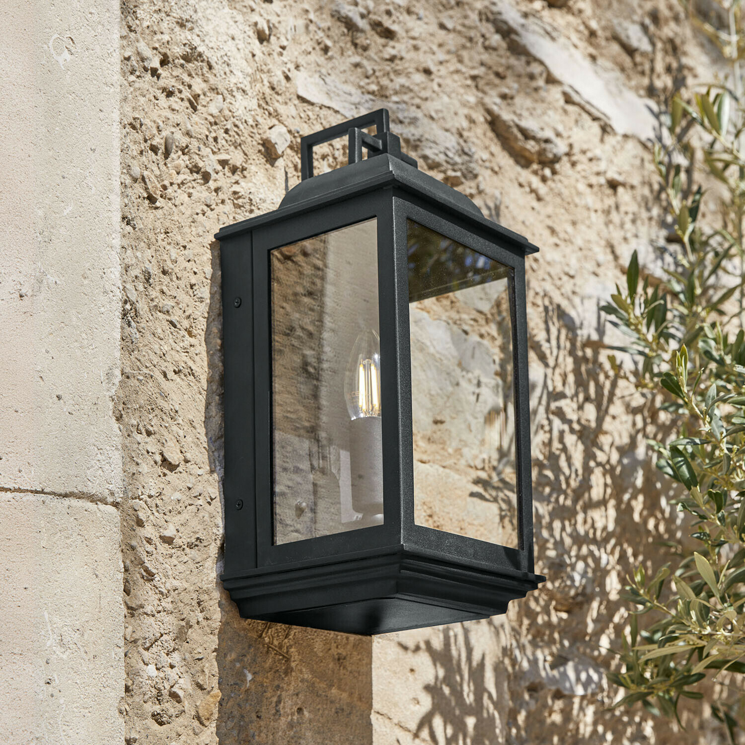 Außenwandlampe Tovre Schwarze Metall-Wandleuchte mit klarem Glas, Aussenbeleuchtung für Hausfassade