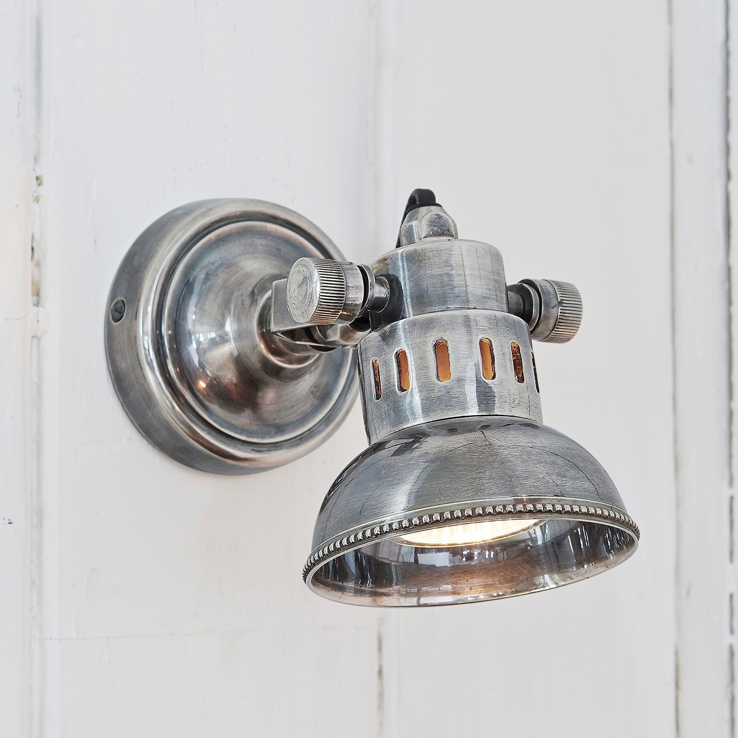 Wandlampe Rachelle Vintage-Wandlampe aus Metall in Silber für dekorative Innenbeleuchtung