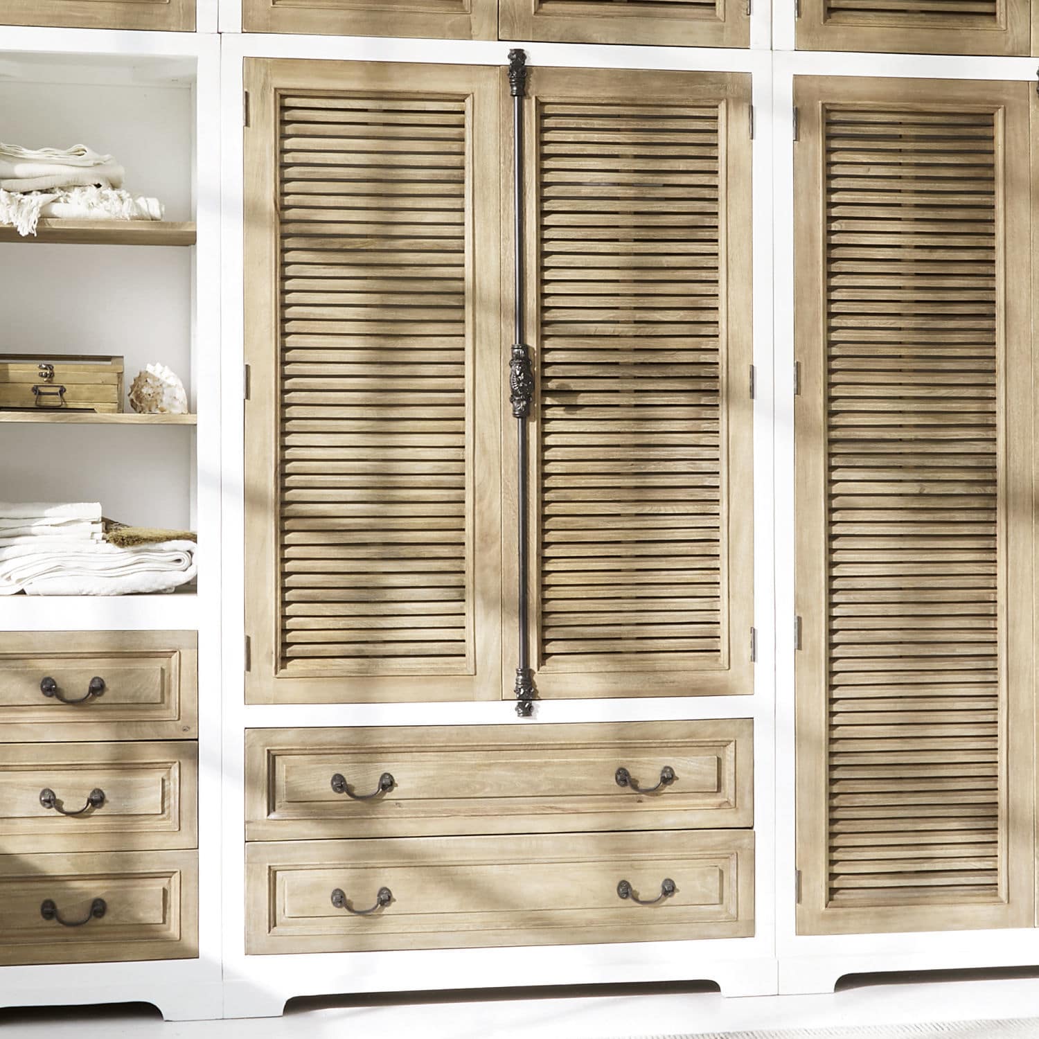 Schrank Bureau