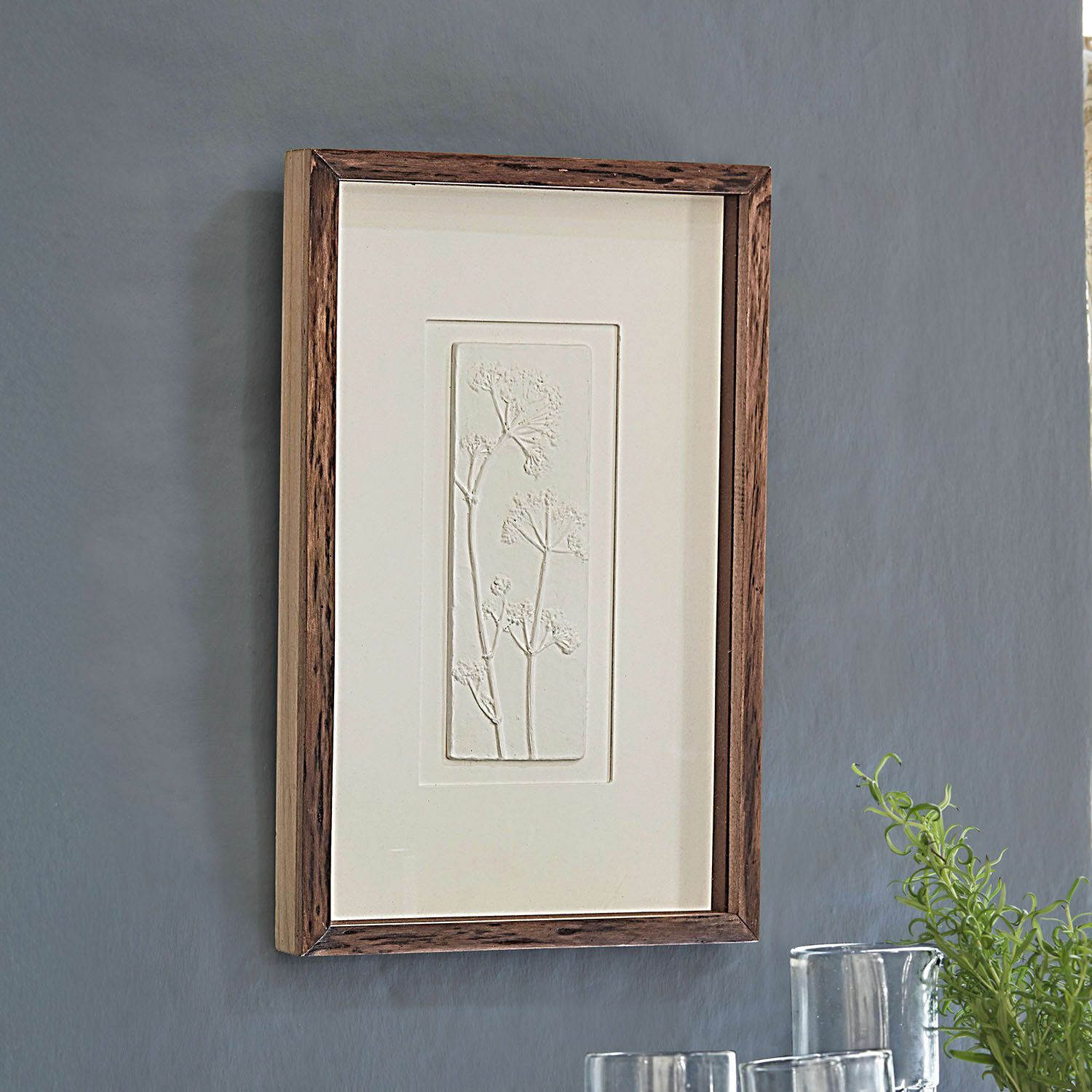 Bild Grelita Wandbild mit pflanzlichem Relief im Holzrahmen, natürliche Wohnraumdekoration im Landhausstil