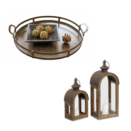 Metalltablett und zwei braune Vintage-Laternen als rustikale Wohnaccessoires