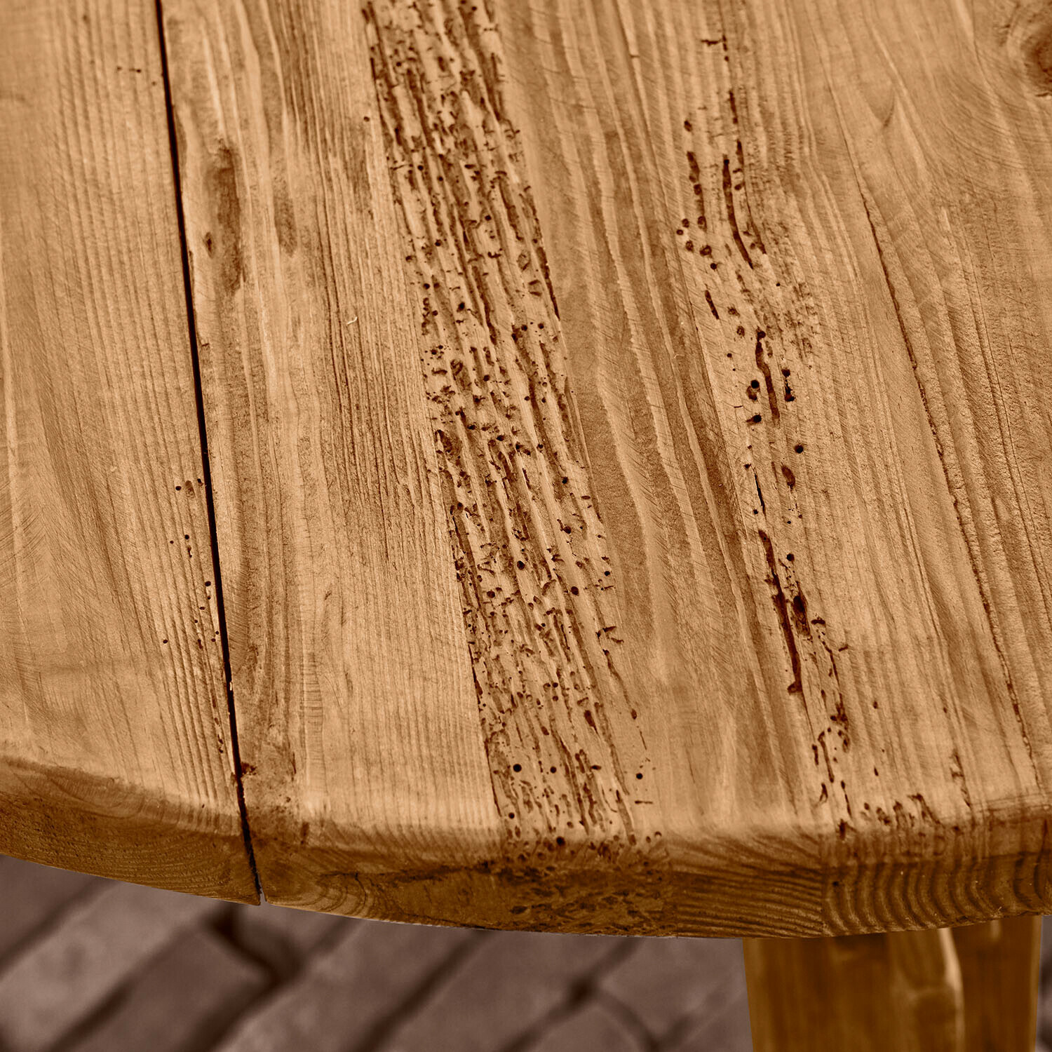 Tisch Crestwooden