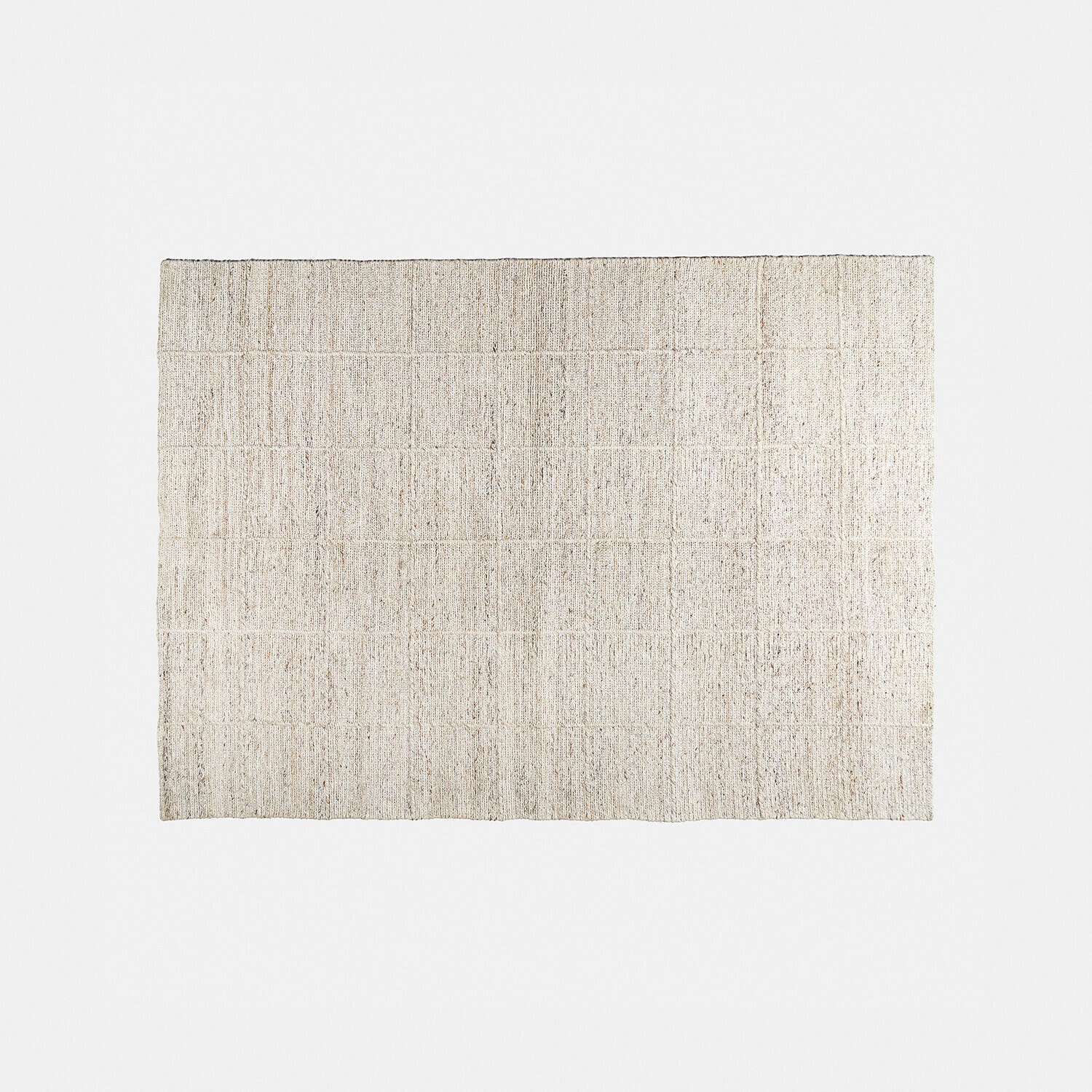 In- & Outdoor-Teppich Gravière Beigefarbener Teppich aus Naturmaterial mit feinem Karomuster, ideal fürs Wohnzimmer