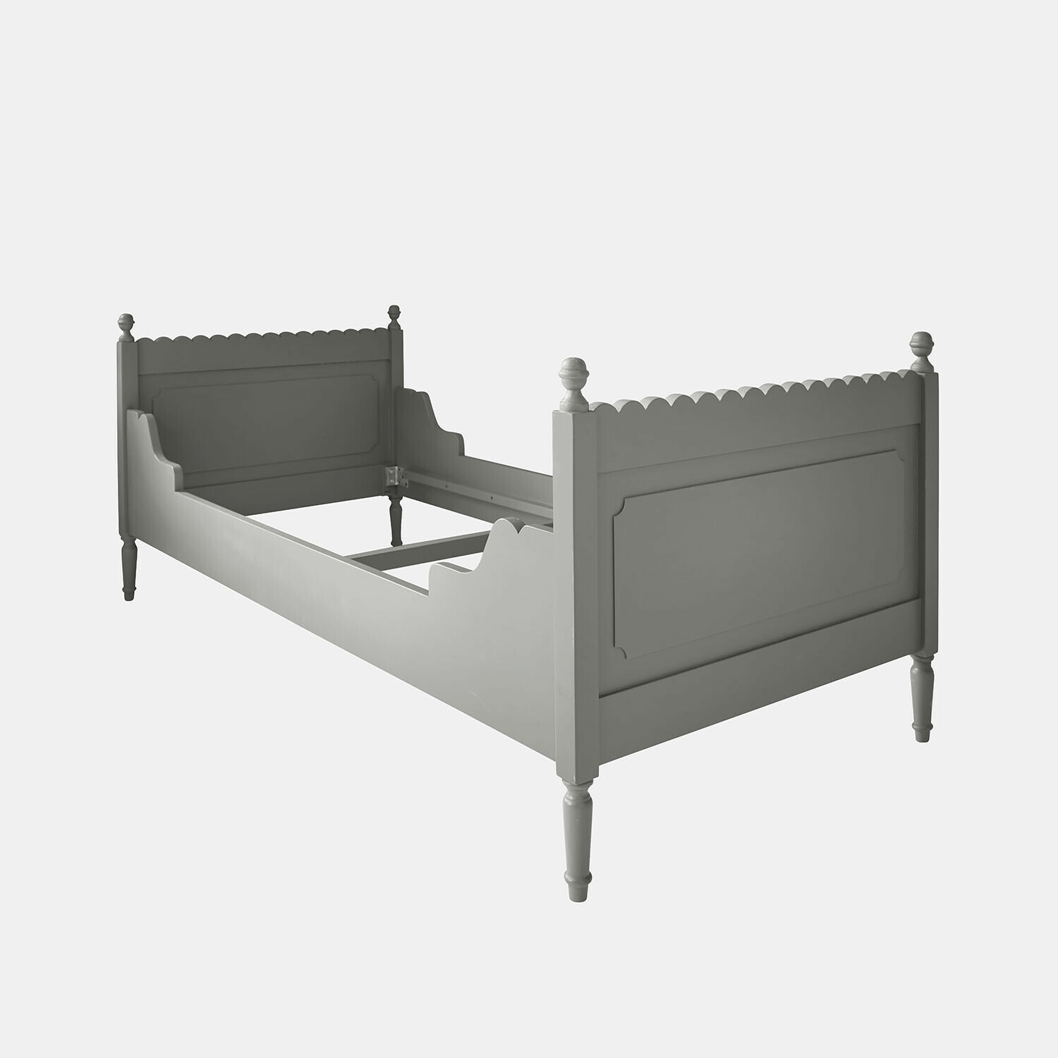 Einzelbett Kystlund Olivegrünes Holzbett mit dekorativem Abschluss und klassischen Beinen, Schlafzimmermöbel