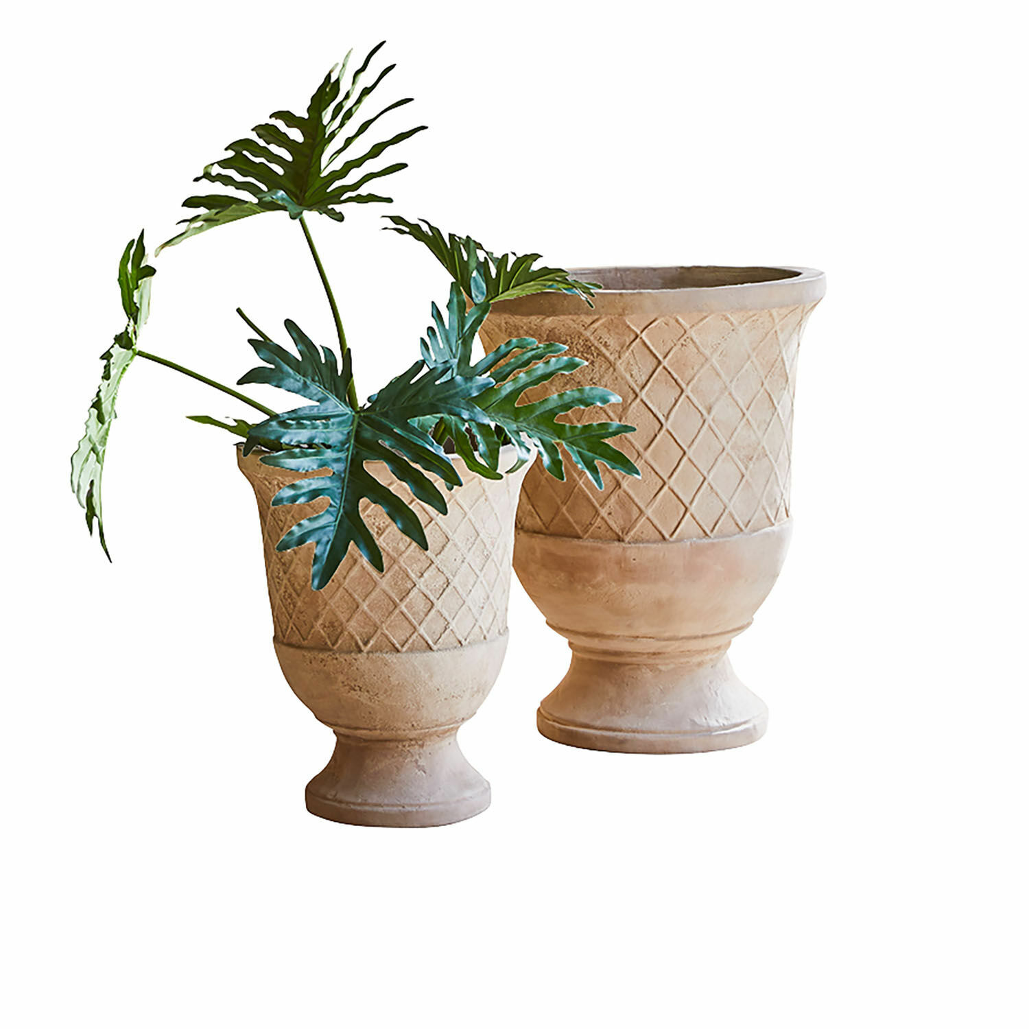 Übertopf 2er Set Kivolex Zwei beige Terrakotta-Blumentöpfe mit geometrischem Muster, einer mit grünen Blättern, Gartendekoration