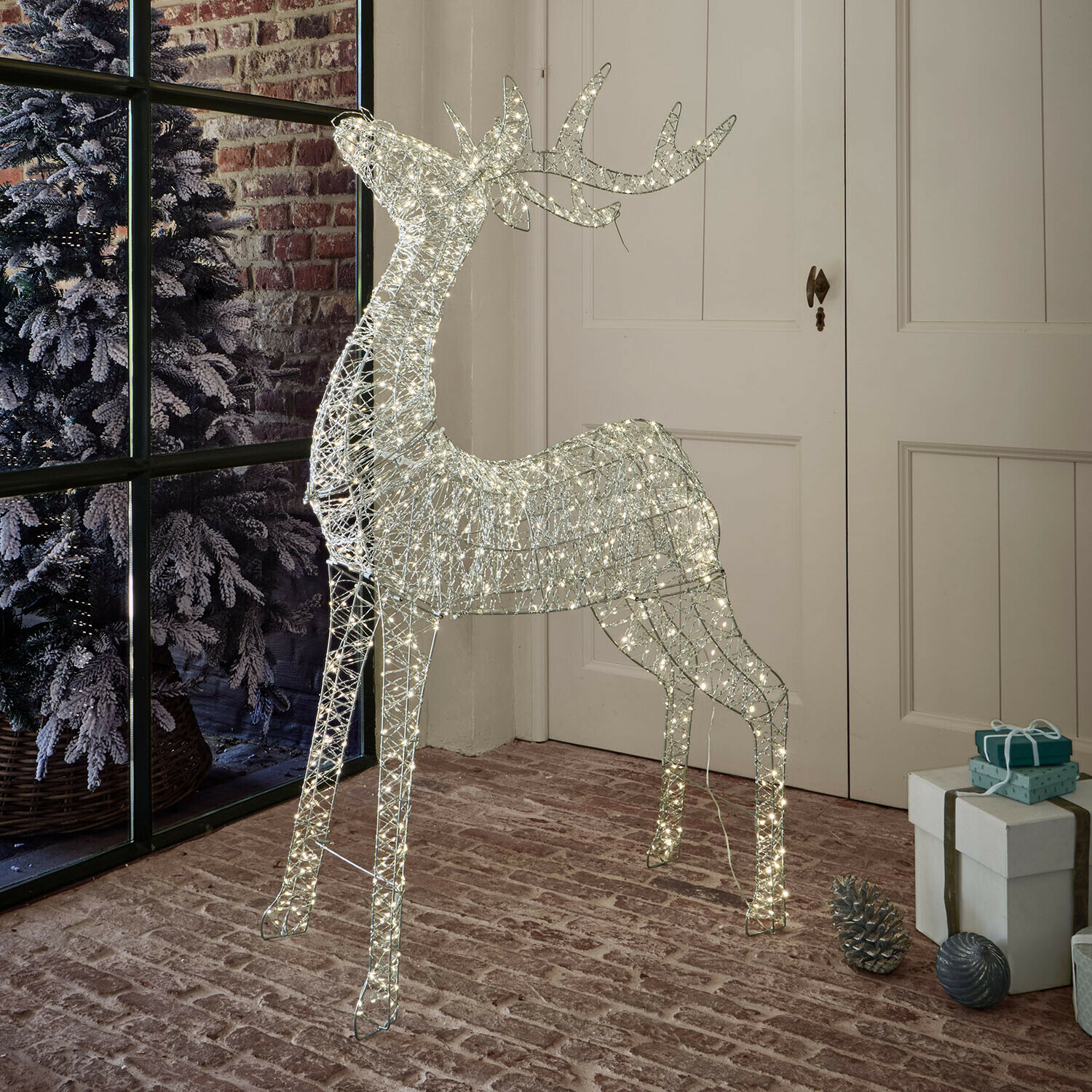LED-Hirsch Elanari