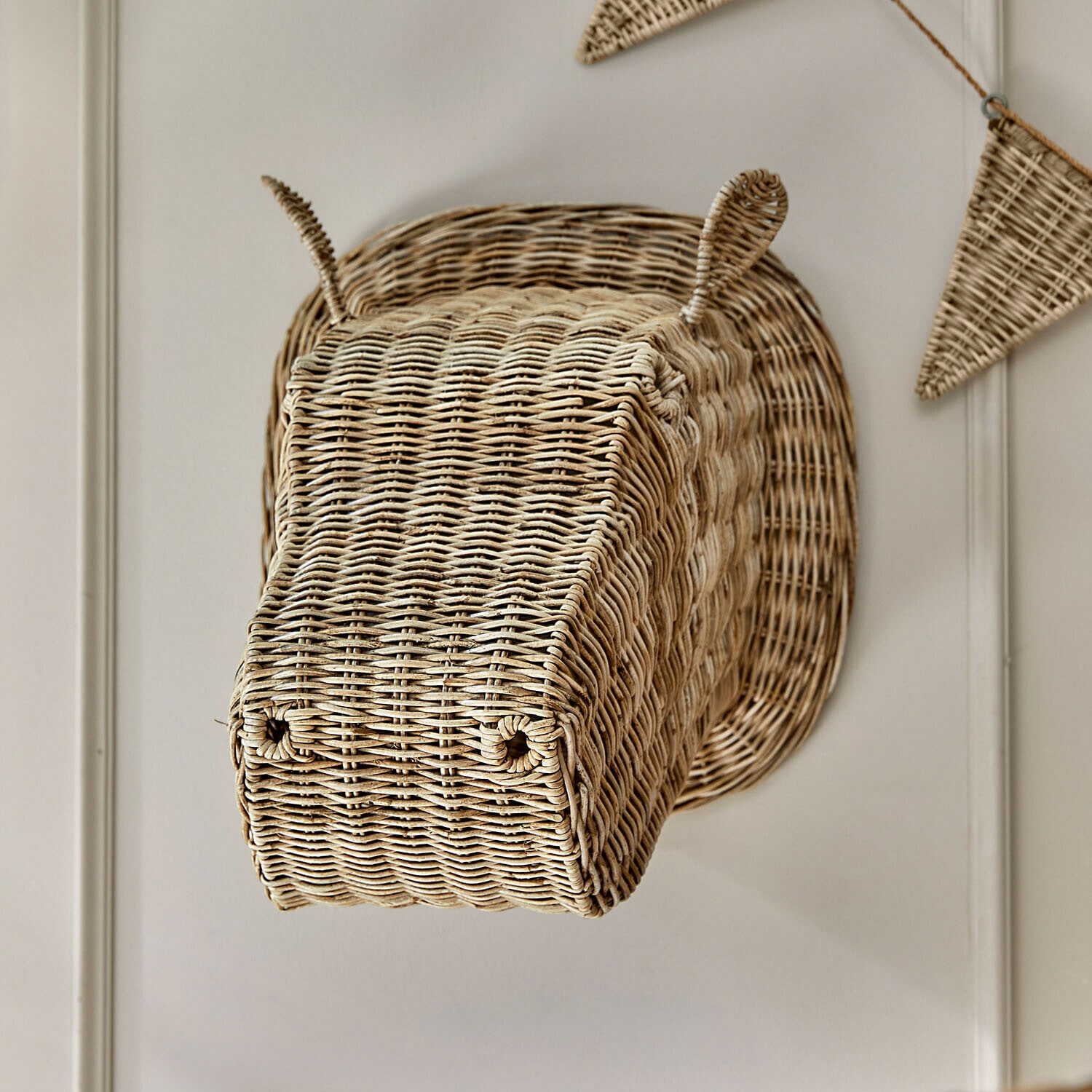 Wanddeko Wibbelu Dekorativer Nilpferdkopf aus natürlichem Rattan zum Aufhängen an der Wand als Wanddeko