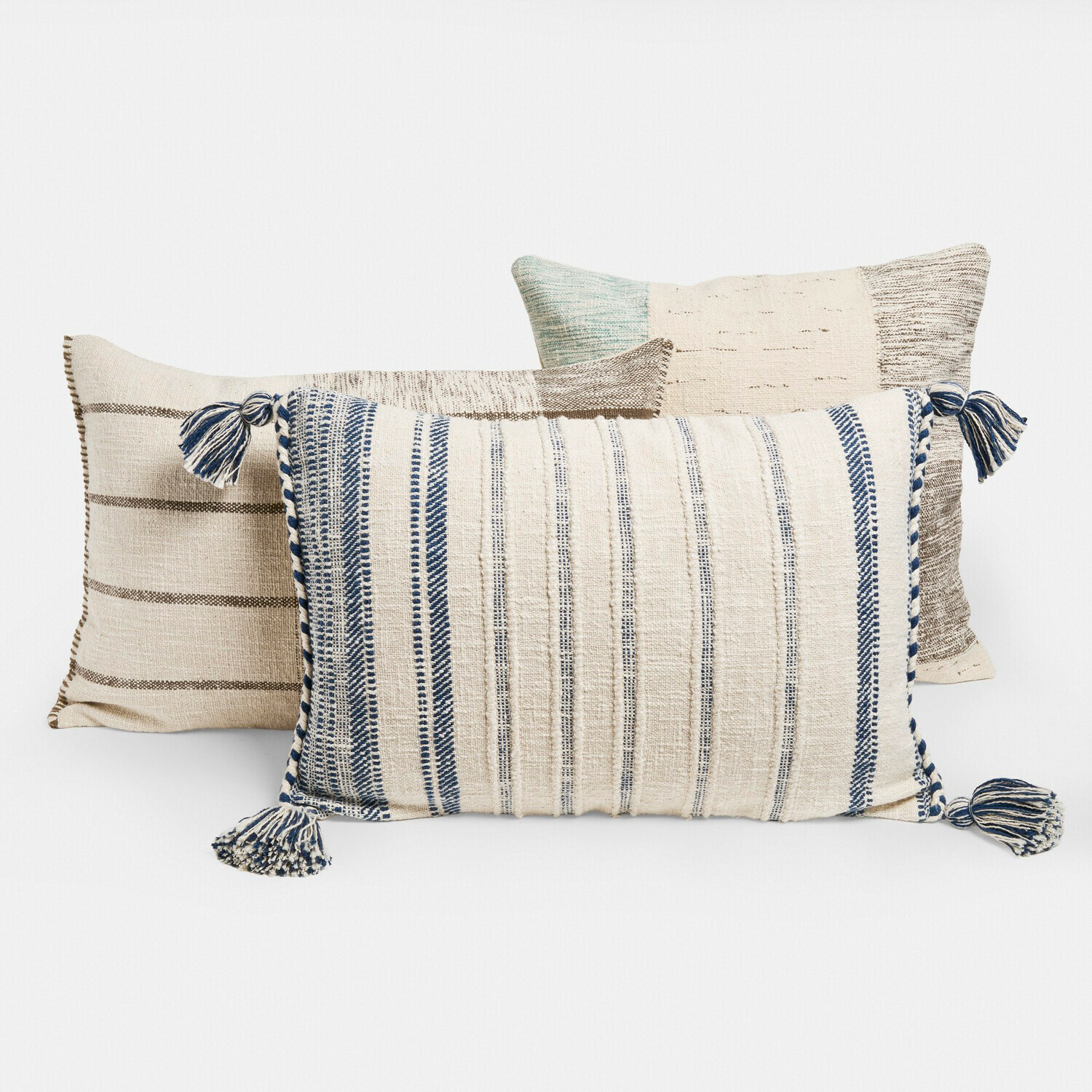 Kissenhülle 3er Set Maresas Set mit drei dekorativen Baumwollkissen in Beige-Blau mit Streifen und Quasten