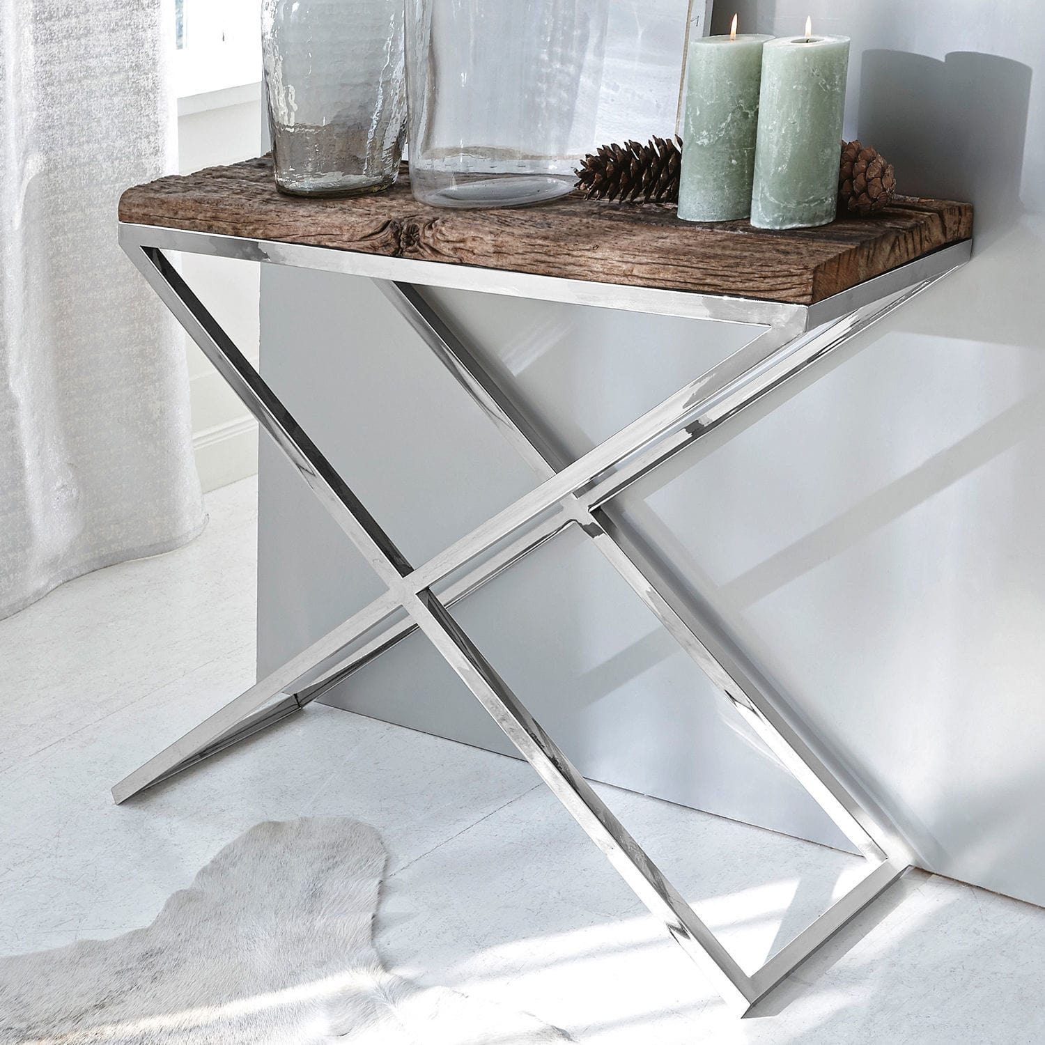 Konsole Conor Konsole mit Holzplatte und silbernem Metallgestell, moderner Wohnzimmertisch für stilvolle Räume