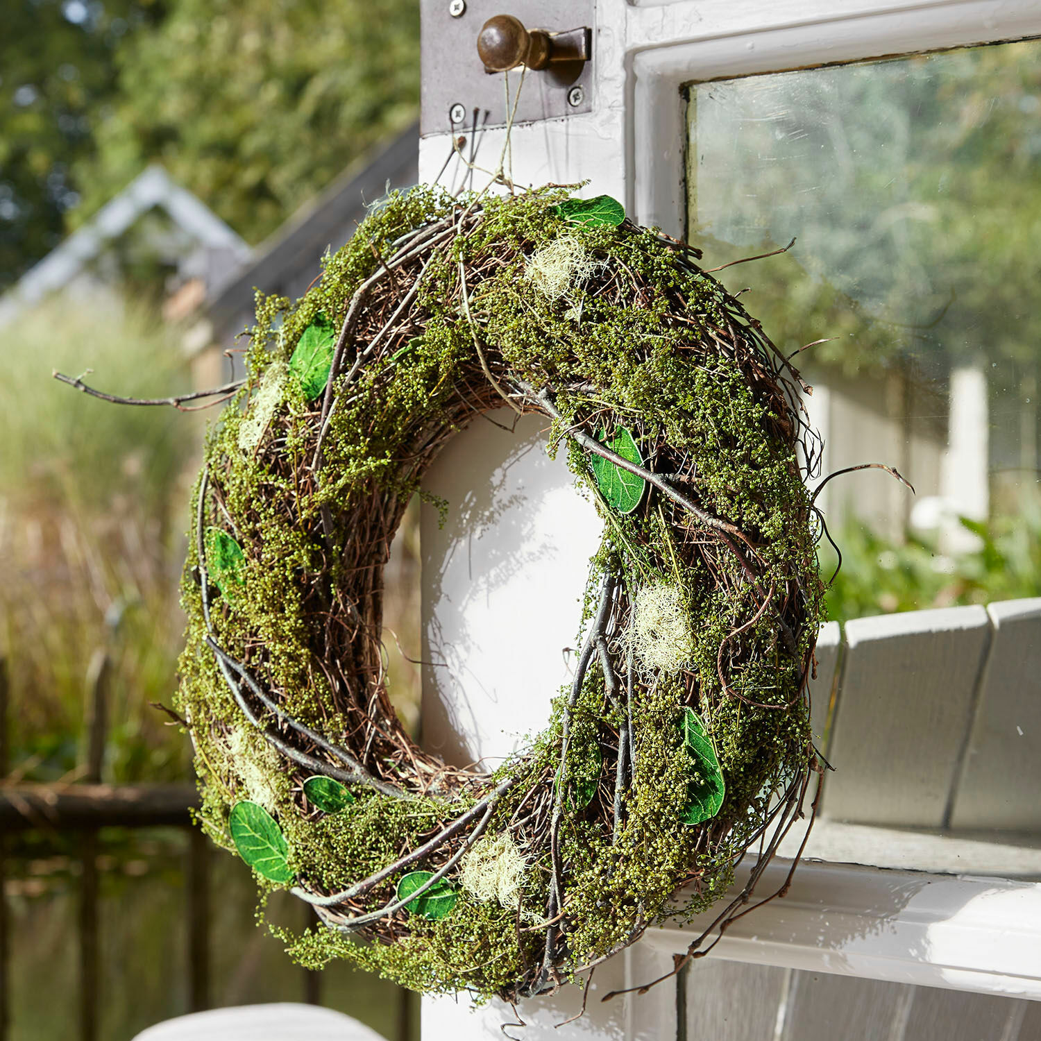 Trockenblumenkranz Vantile Natürlicher Türkranz aus Zweigen und grünen Blättern als Gartendekoration aussen