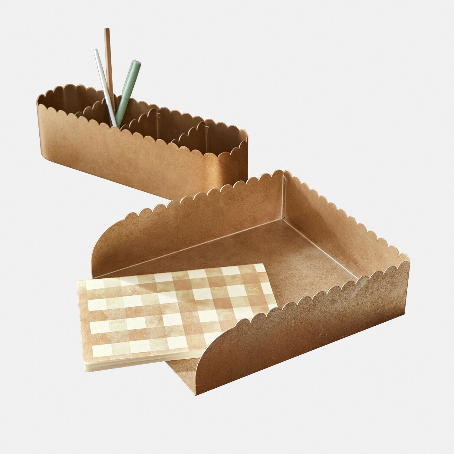 Braunes MDF-Organizer-Set mit wellenförmigen Rändern, Fächern und kariertem Notizblock fürs Büro