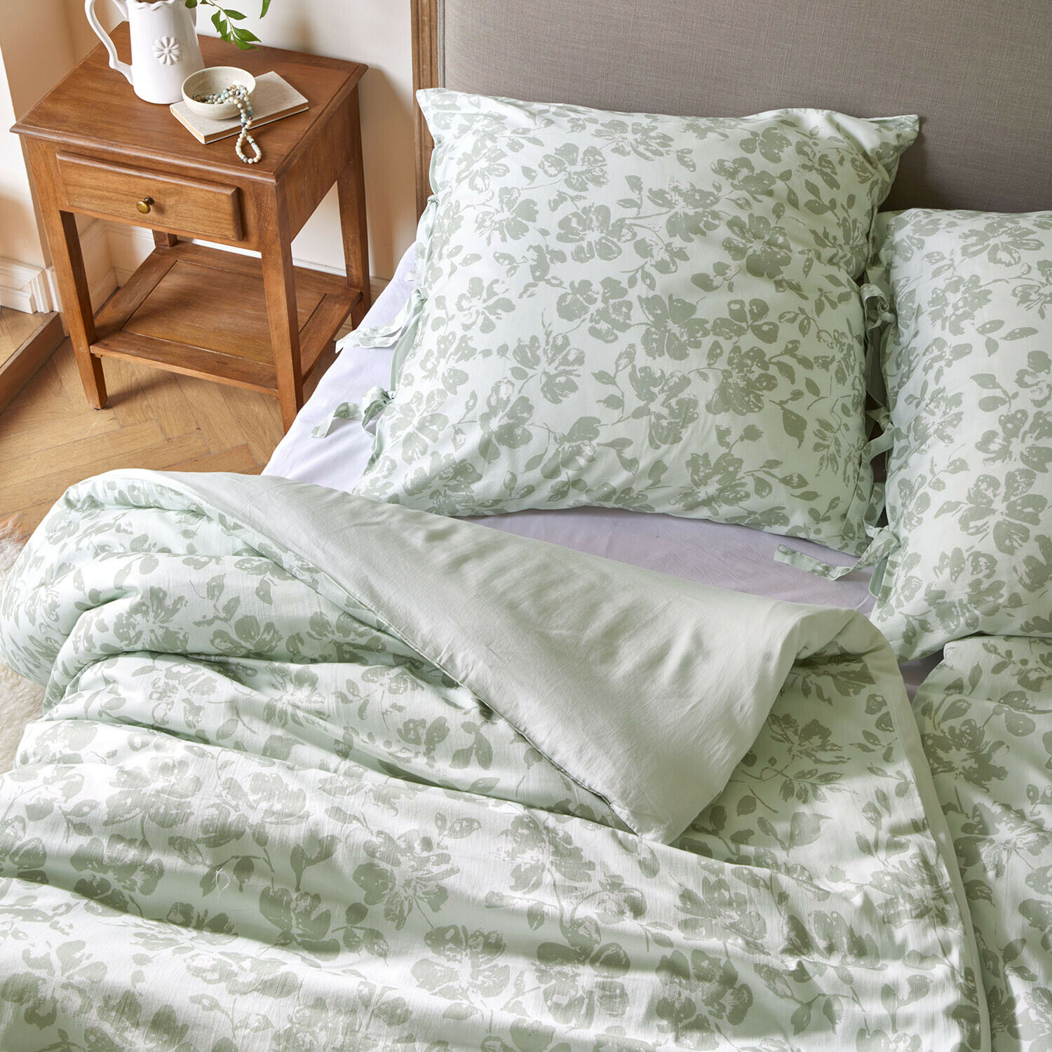 Bettwäsche Walerina Baumwoll-Bettwäsche in hellem Grün mit Blumenmuster, weich und bequem fürs Schlafzimmer