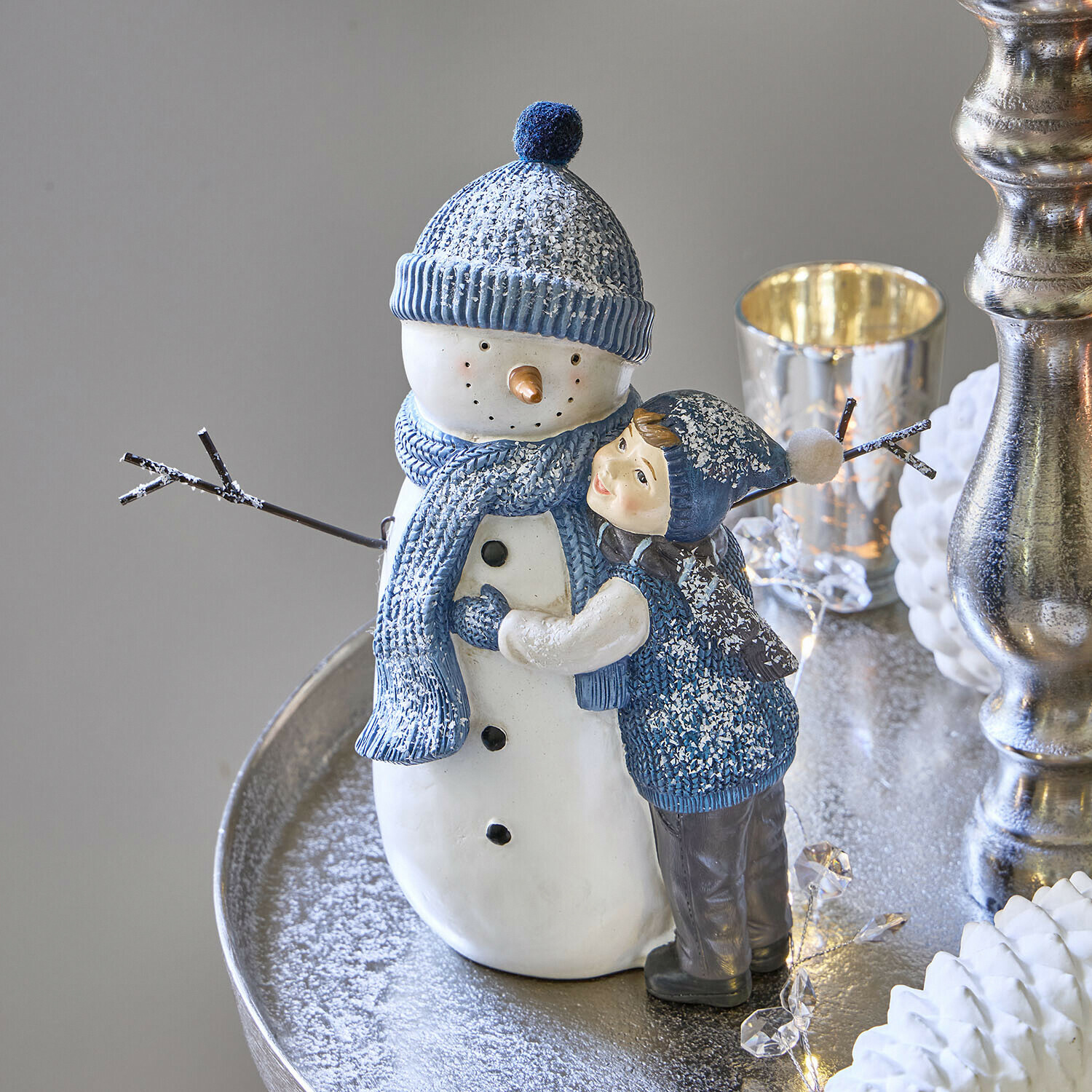 Deko-Schneemann mit Kind Tedvik