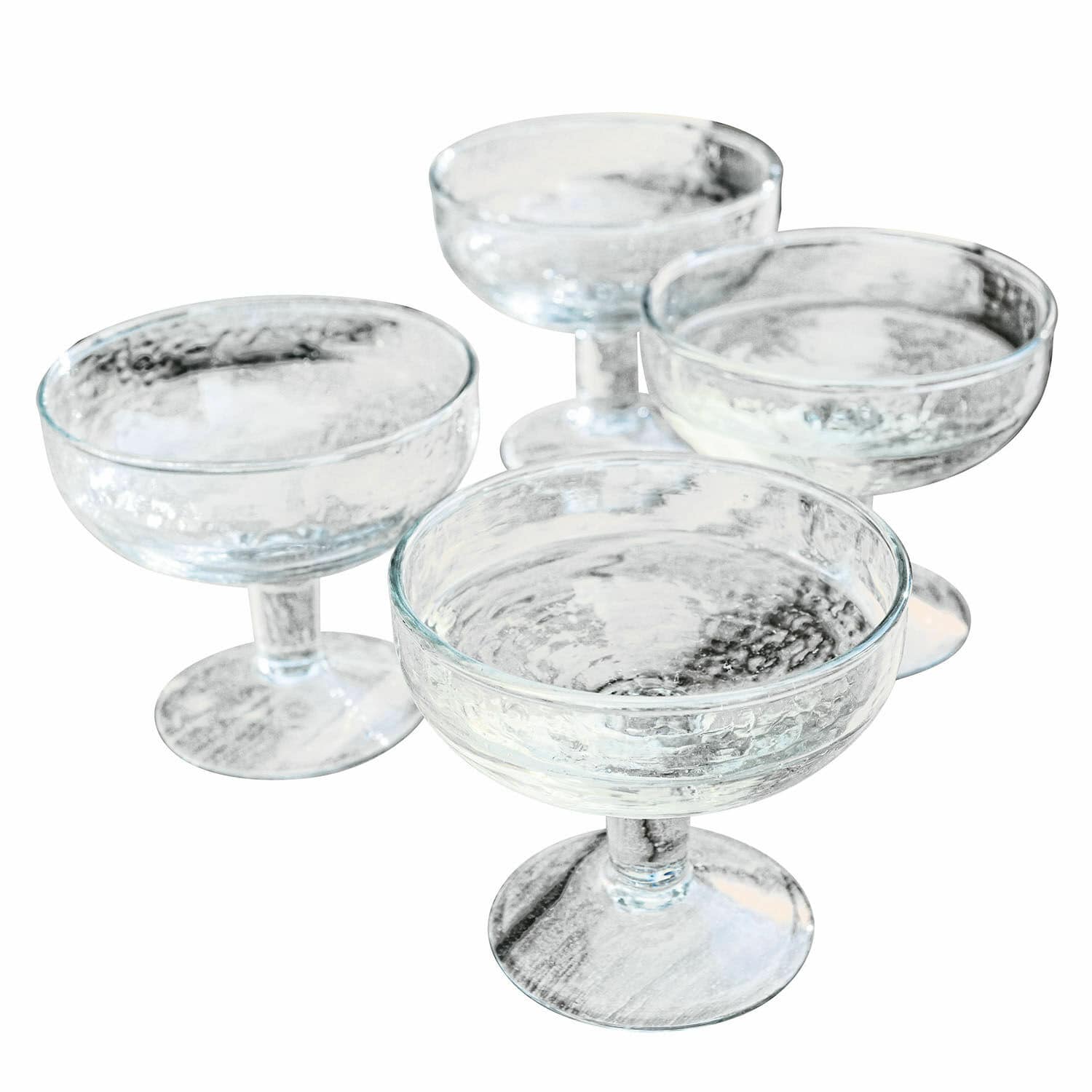 Glas 4er Set Port Vila Set aus vier transparenten, strukturierten Gläsern mit Fuss für stilvolle Getränke.