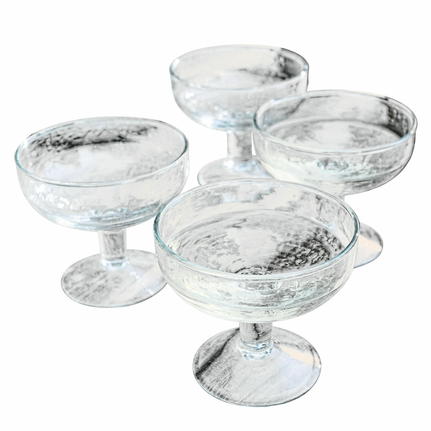 Glas 4er Set Port Vila Set aus vier transparenten, strukturierten Gläsern mit Fuss für stilvolle Getränke.
