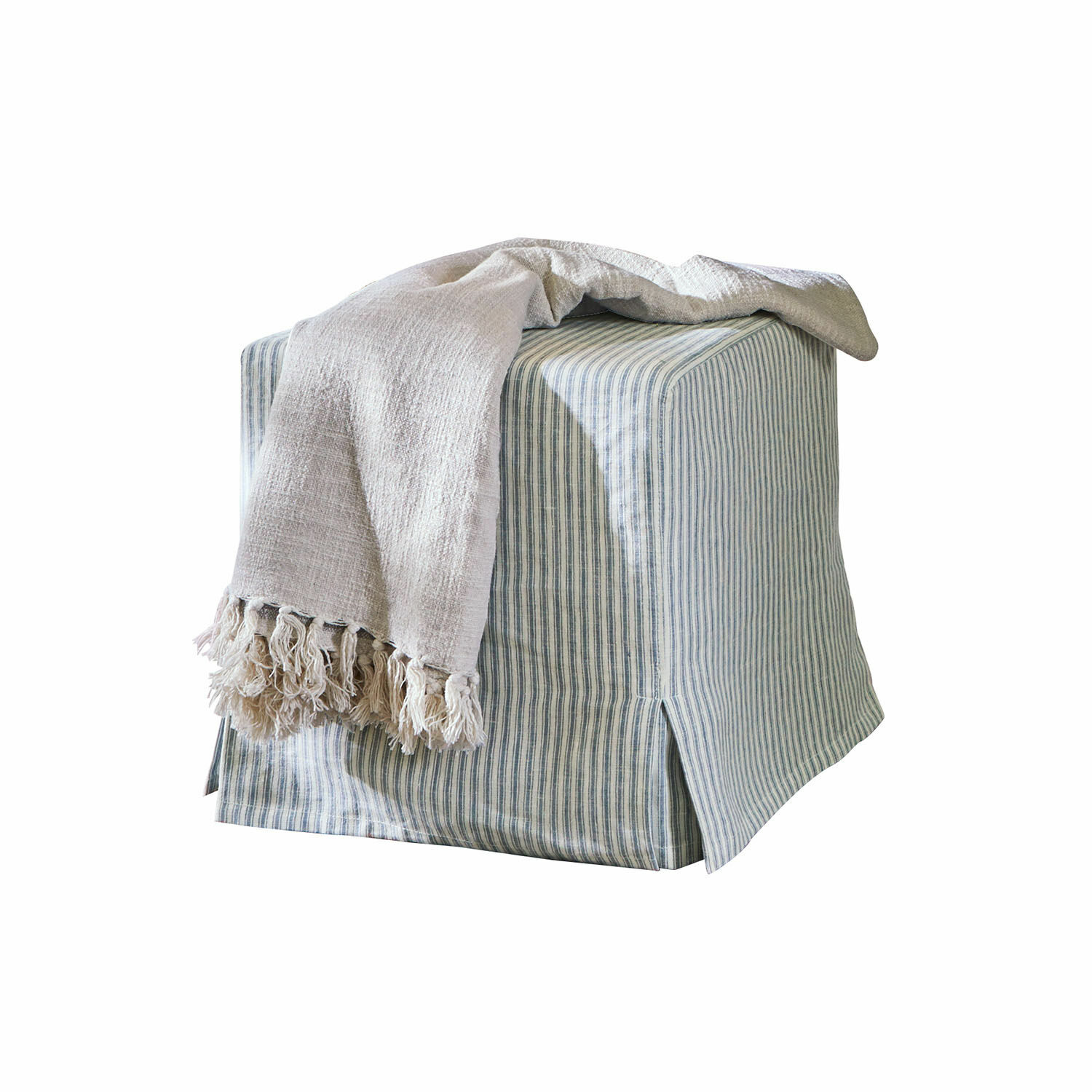 Hocker Ulysette Quadratischer Baumwoll-Pouf mit blauen Streifen und beigem Fransenplaid, gemütliches Sitzmöbel.