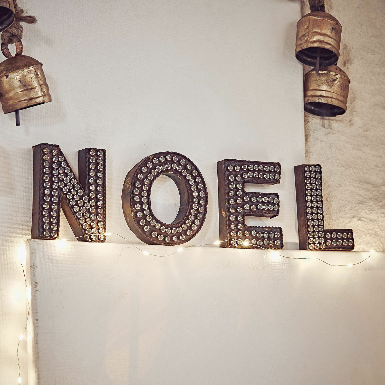 Buchstaben NOEL NOEL Dekorative NOEL-Buchstaben aus dunklem Metall mit Kristallverzierung und Lichterkette für Weihnachtsdekoration