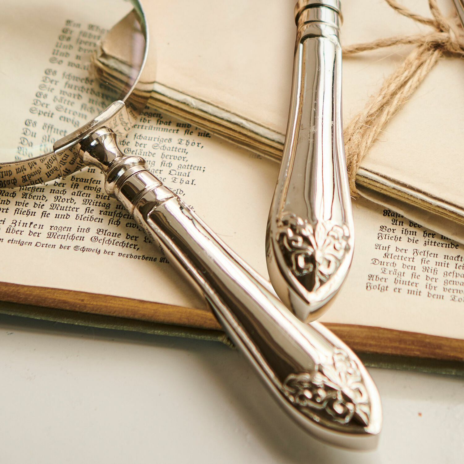 Brieföffner und Lupe Barry