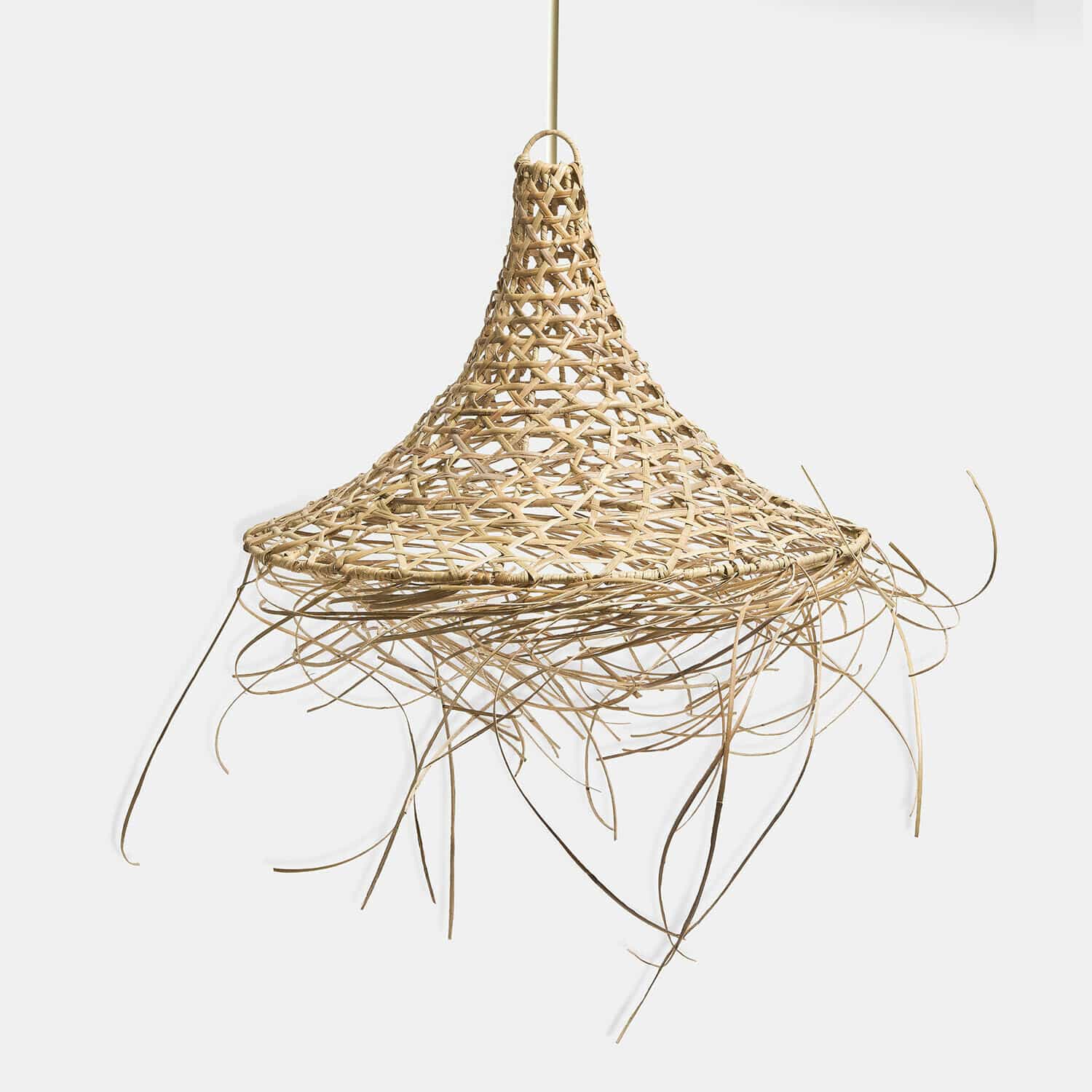 Lampenschirm Calvado Hängeleuchte aus natürlichem Rattan in hellem Braun mit dekorativen Fransen, Boho-Stil Lampe