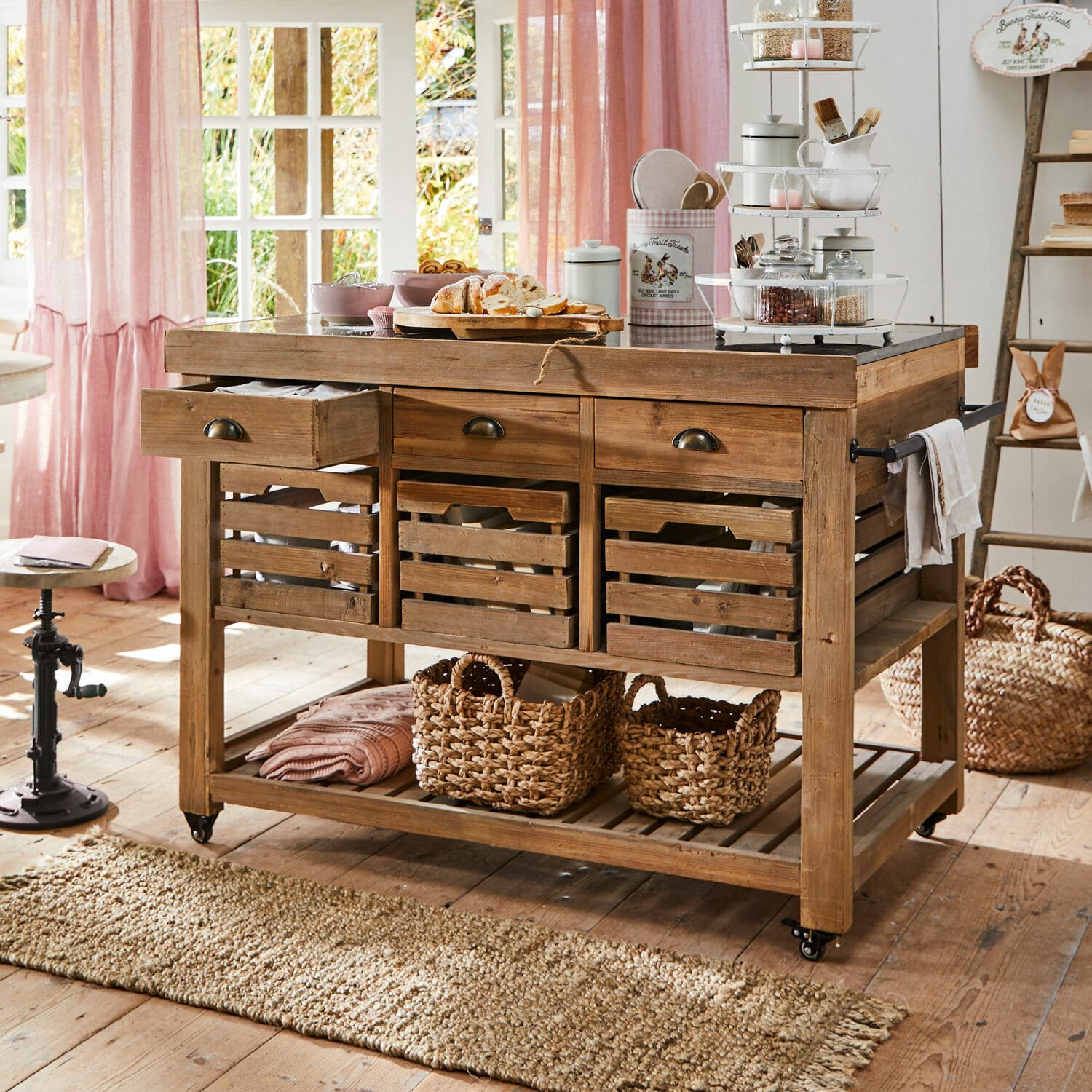 Küchenblock Haddonfield Küchenwagen aus Holz in Naturfarbe mit Schubladen und Körben, praktisches Aufbewahrungsmöbel