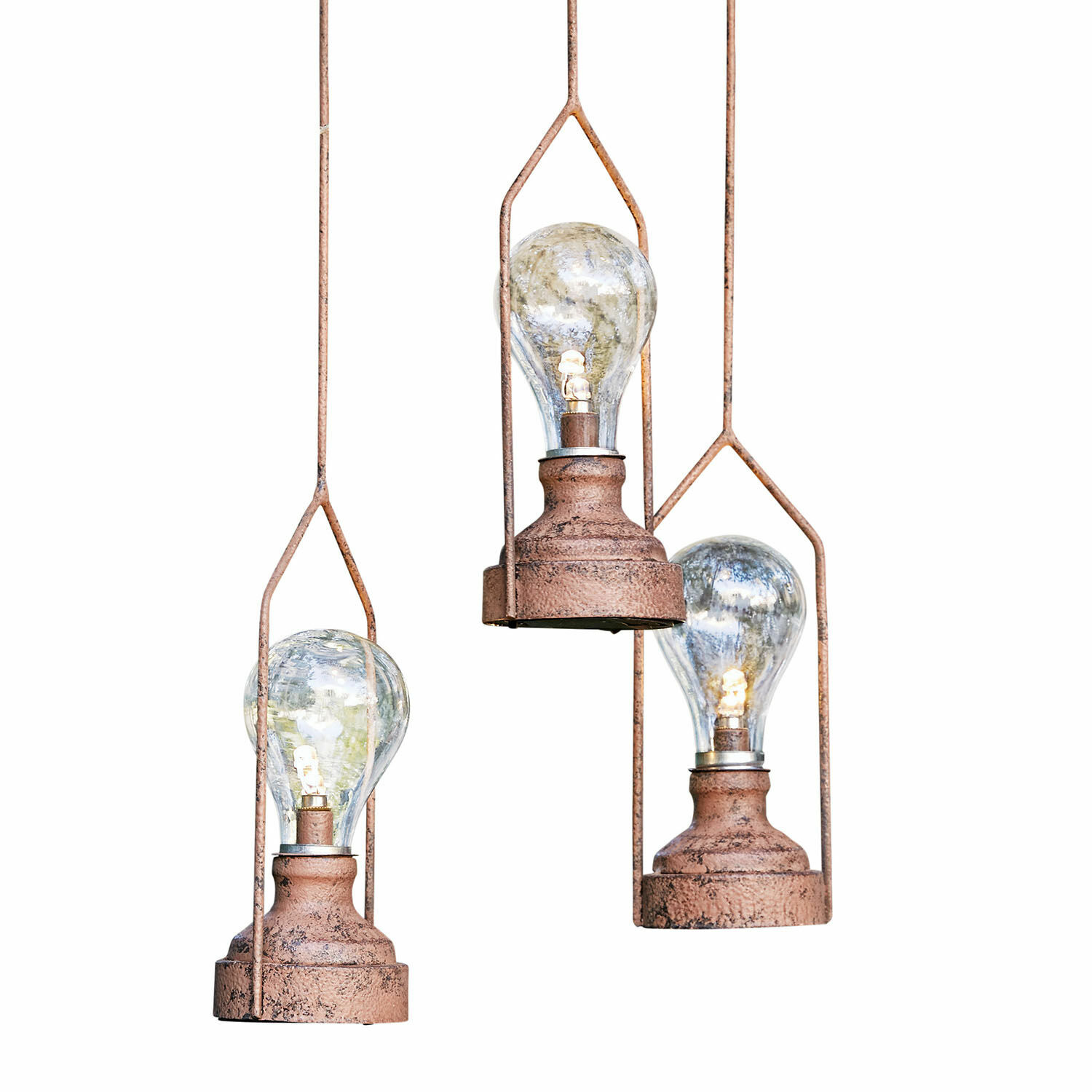 LED-Hängelaterne 3er Set Chambéry Drei hängende Lampen mit rostiger Metallbasis und klaren LED-Leuchtmitteln für stimmungsvolles Licht