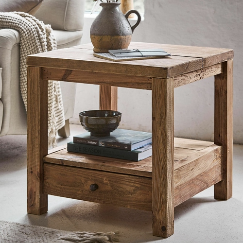 Quadratischer Beistelltisch aus naturbelassenem Kiefernholz mit Schublade und Ablagefläche