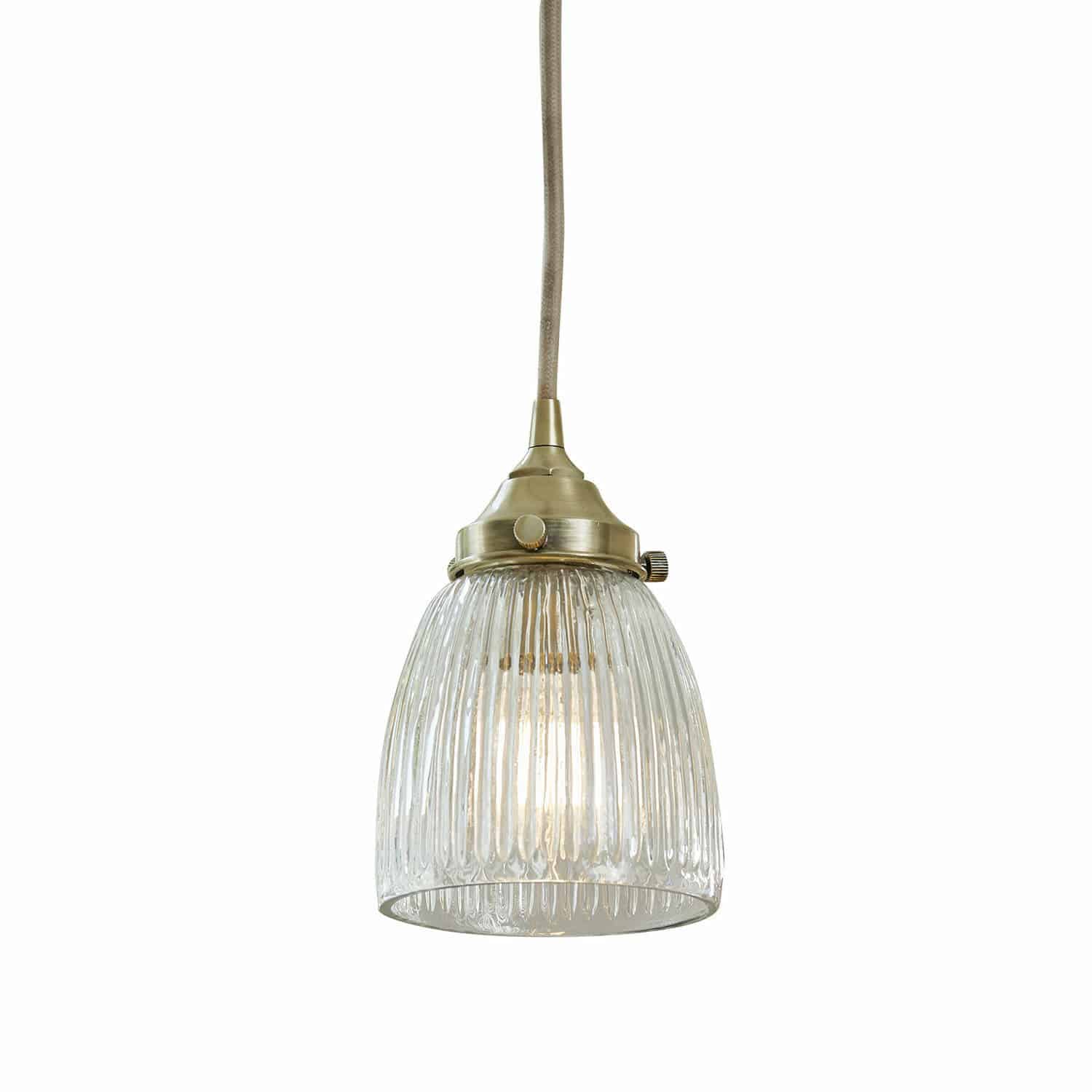 Hängelampe Tanaelva Hängelampe aus geriffeltem Glas mit Messing-Finish, stilvolle Vintage-Beleuchtung für Innenräume