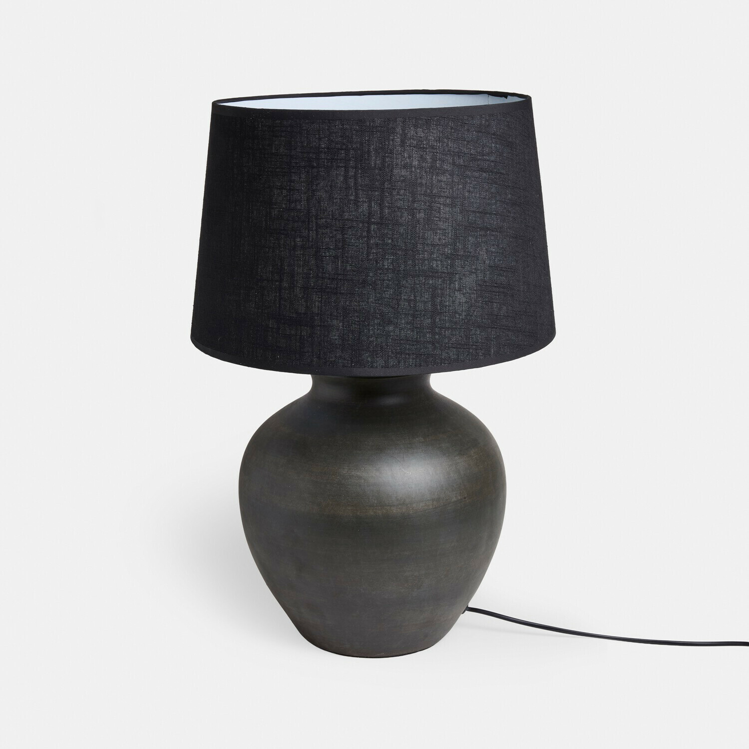 Tischlampe Branver Schwarze Tischlampe mit Keramikfuss und Stoffschirm für modernes Wohnambiente