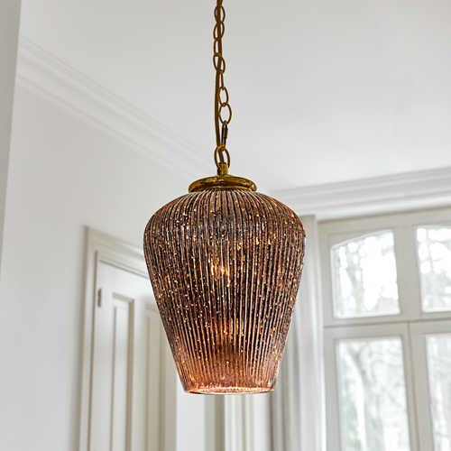 Hängeleuchte aus geriffeltem braunem Glas mit Metallkette, dekorative Innenbeleuchtung