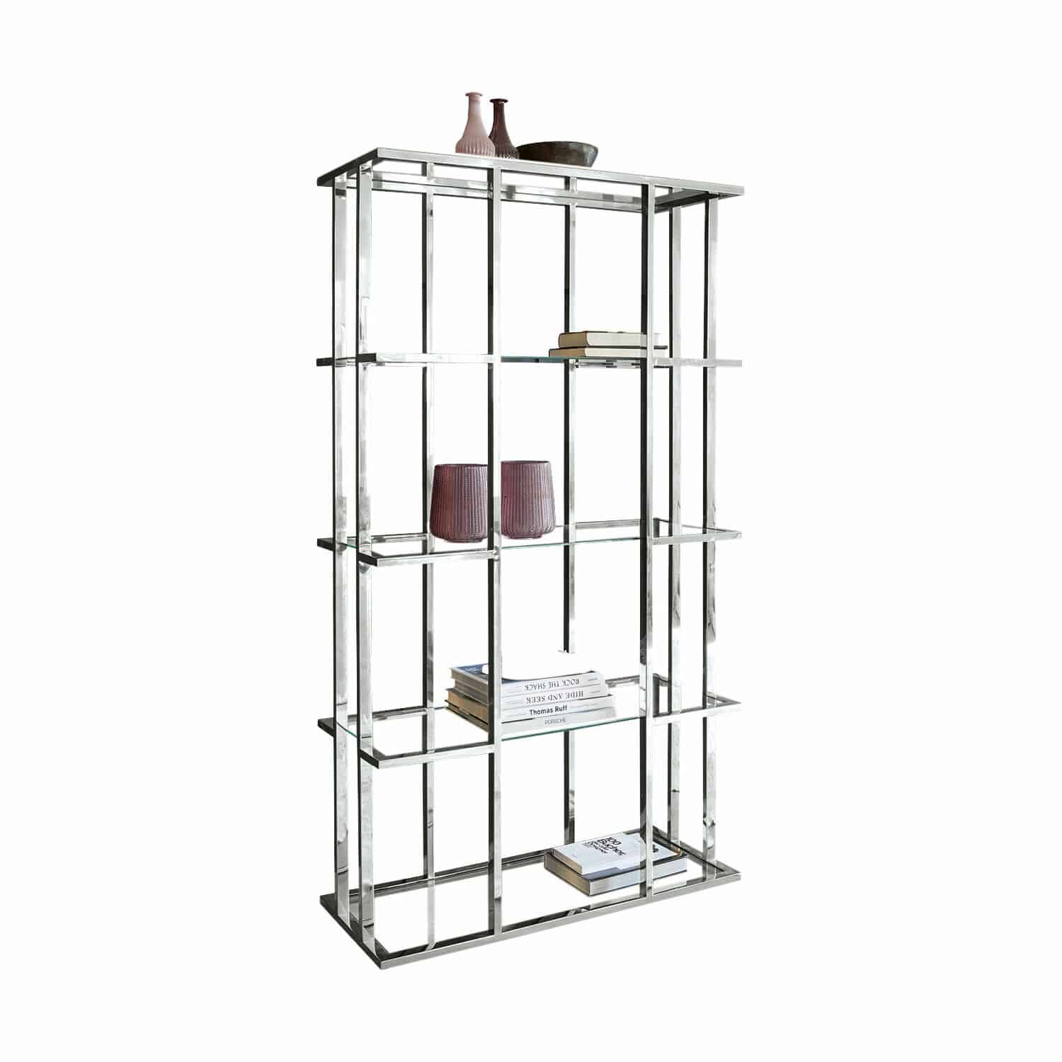 Regal Dacre Modernes silbernes Metallregal mit Glasböden, dekorativen Vasen und Büchern darauf