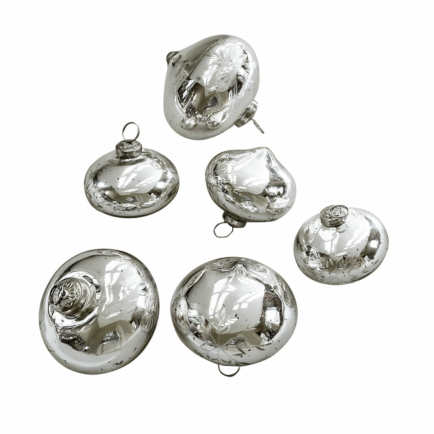 Weihnachtskugeln 6er Set Isaulie Sechs silberne Weihnachtskugeln aus Glas mit unregelmässiger Form als Christbaumschmuck