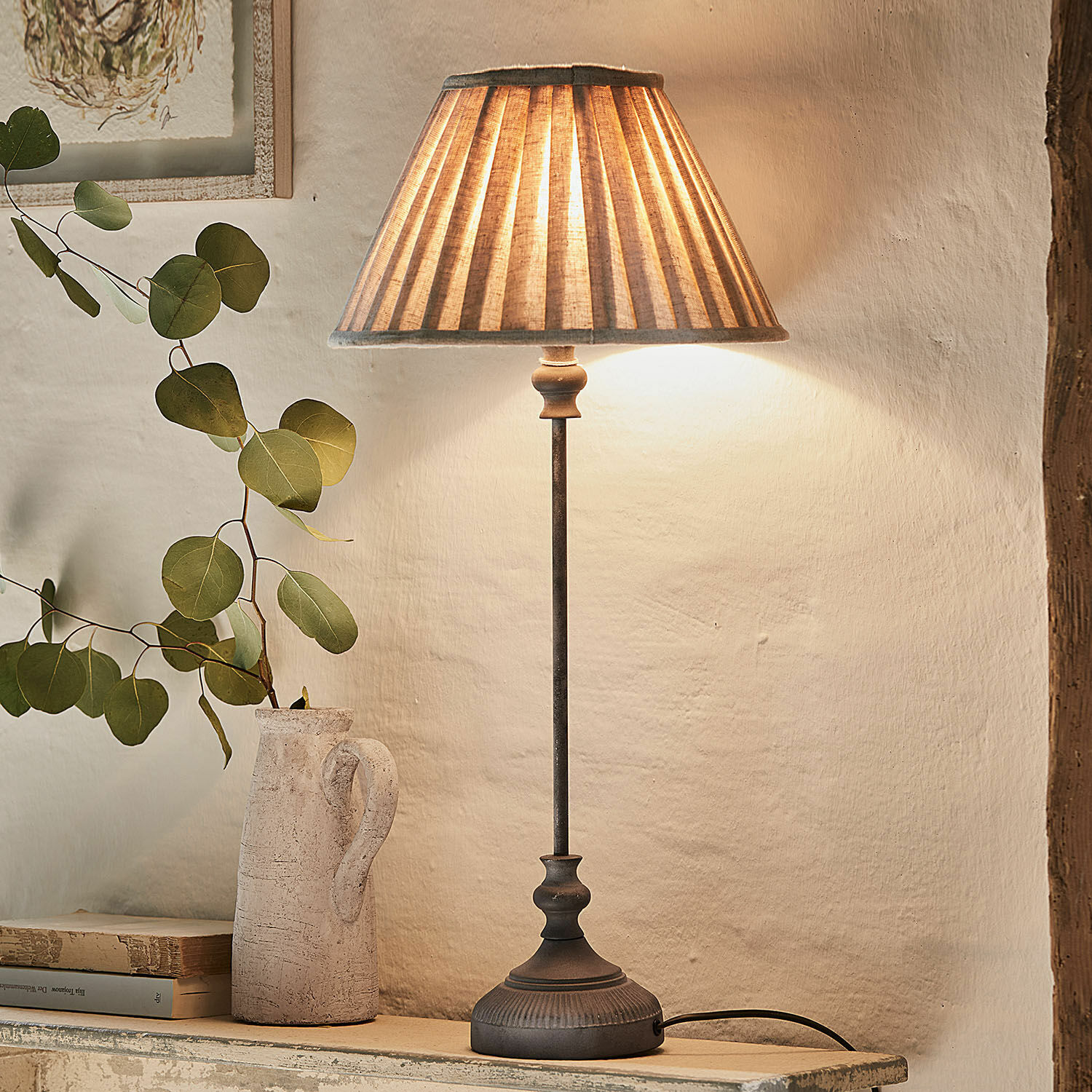 Tischlampe Ponsardin Tischlampe mit Metallfuss und beigem Stoffschirm, dekorative Vintage-Beleuchtung für zu Hause
